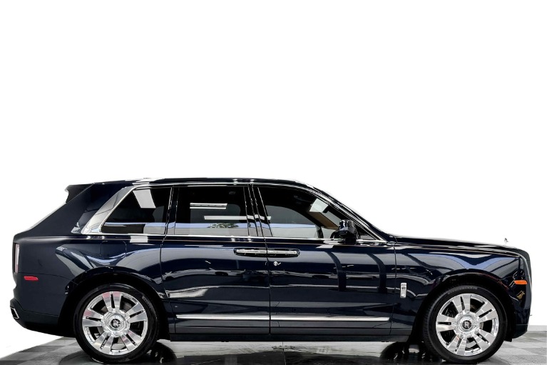 Rolls-Royce Cullinan -Rear Theatre Configuration, Bespoke Audio, Picnic Tables
