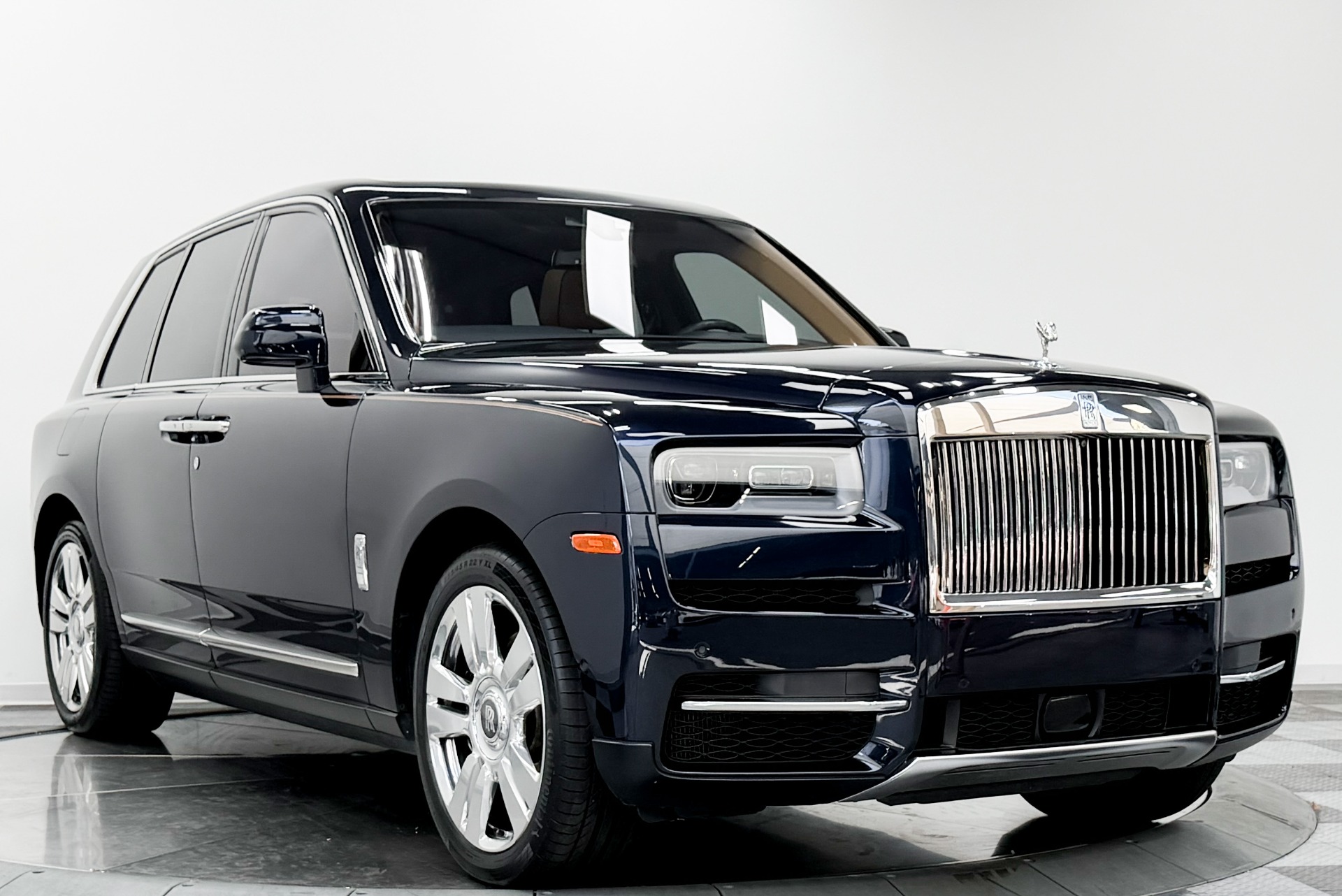 Rolls-Royce Cullinan -Rear Theatre Configuration, Bespoke Audio, Picnic Tables