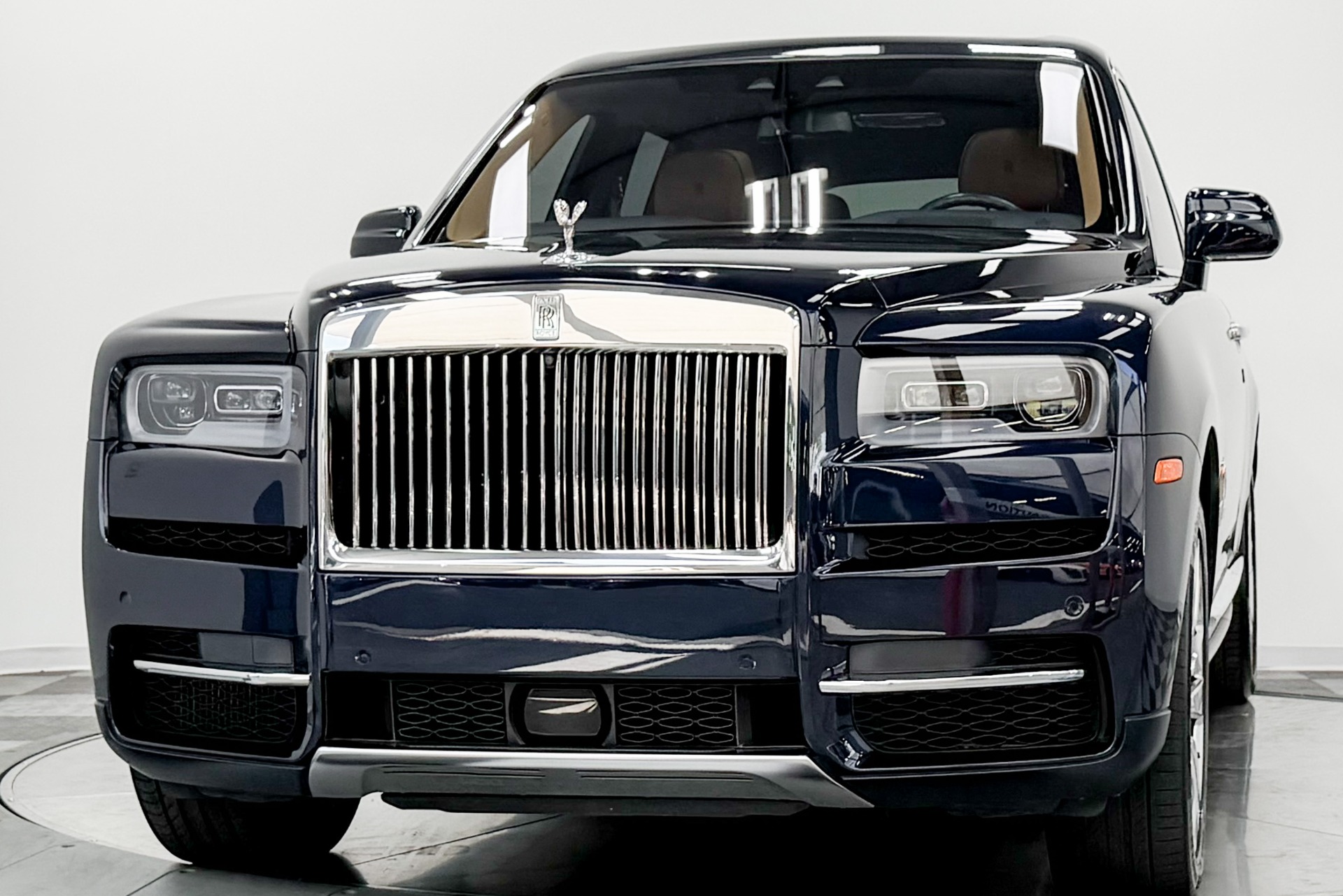Rolls-Royce Cullinan -Rear Theatre Configuration, Bespoke Audio, Picnic Tables