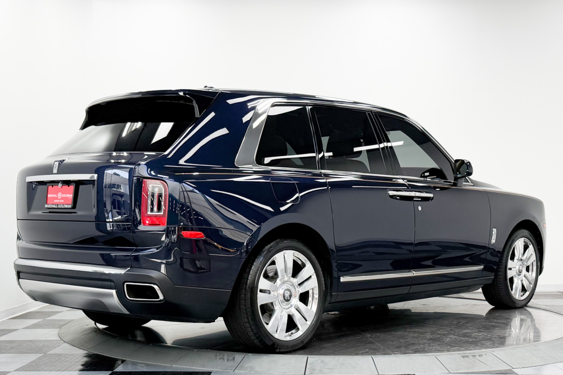 Rolls-Royce Cullinan -Rear Theatre Configuration, Bespoke Audio, Picnic Tables