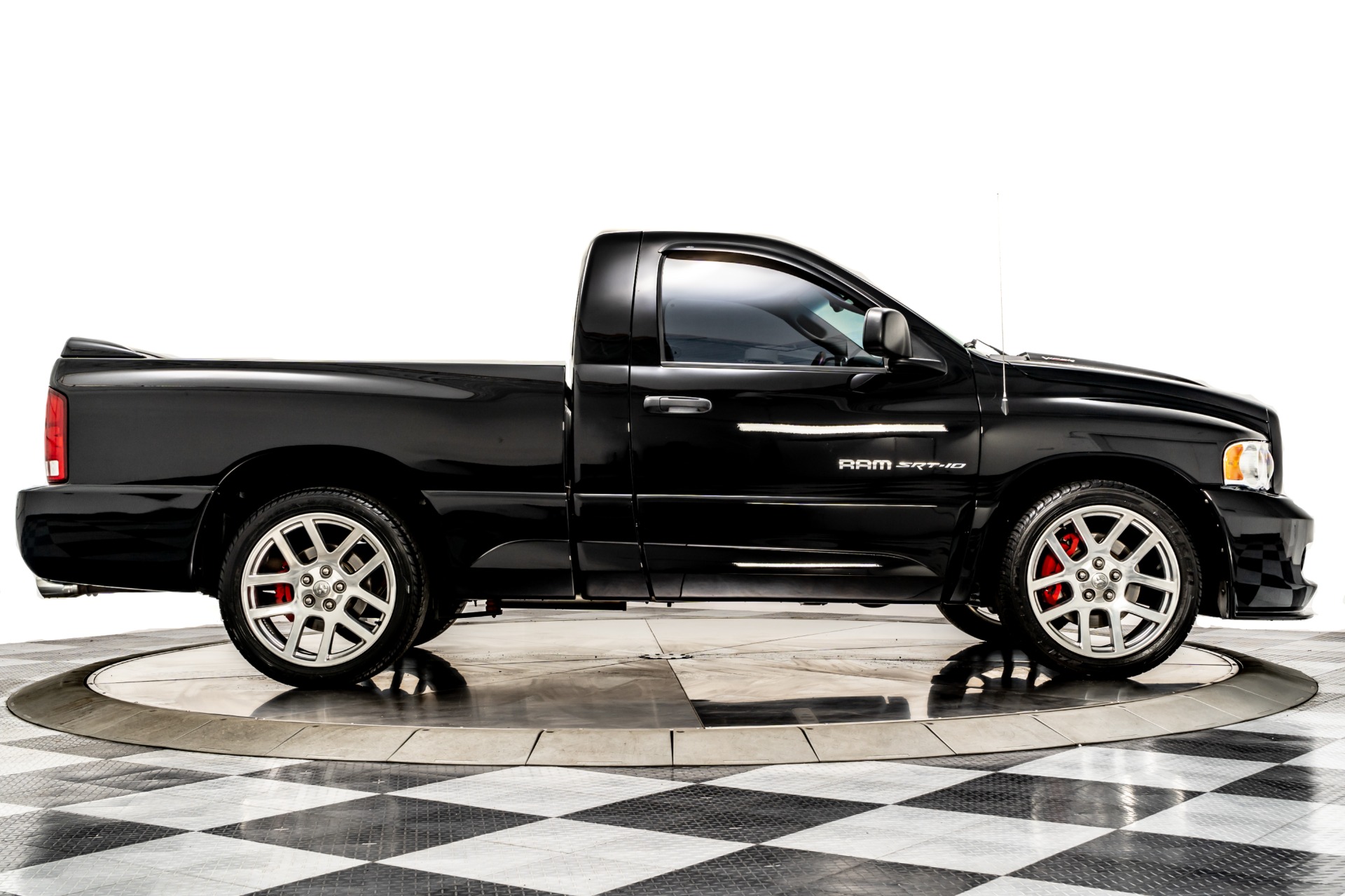 黒モデルのスパーク　ダッジラム　DODGE RAM SRT-10　新品　V10 ダッジラム SRT10】マッスルピックアップ界の重鎮にして最高峰モデル
