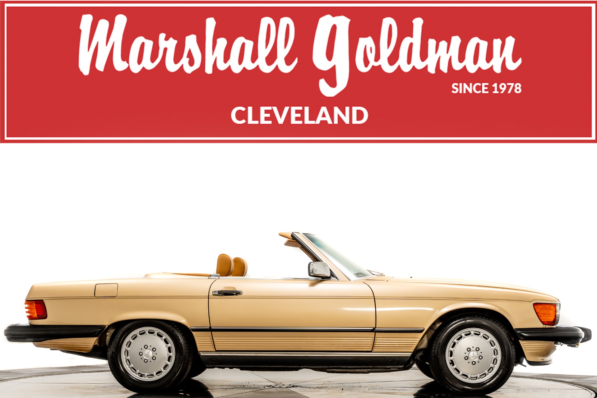 Champagne Metallic 1988 Mercedes-Benz 560 SL For Sale - Stock