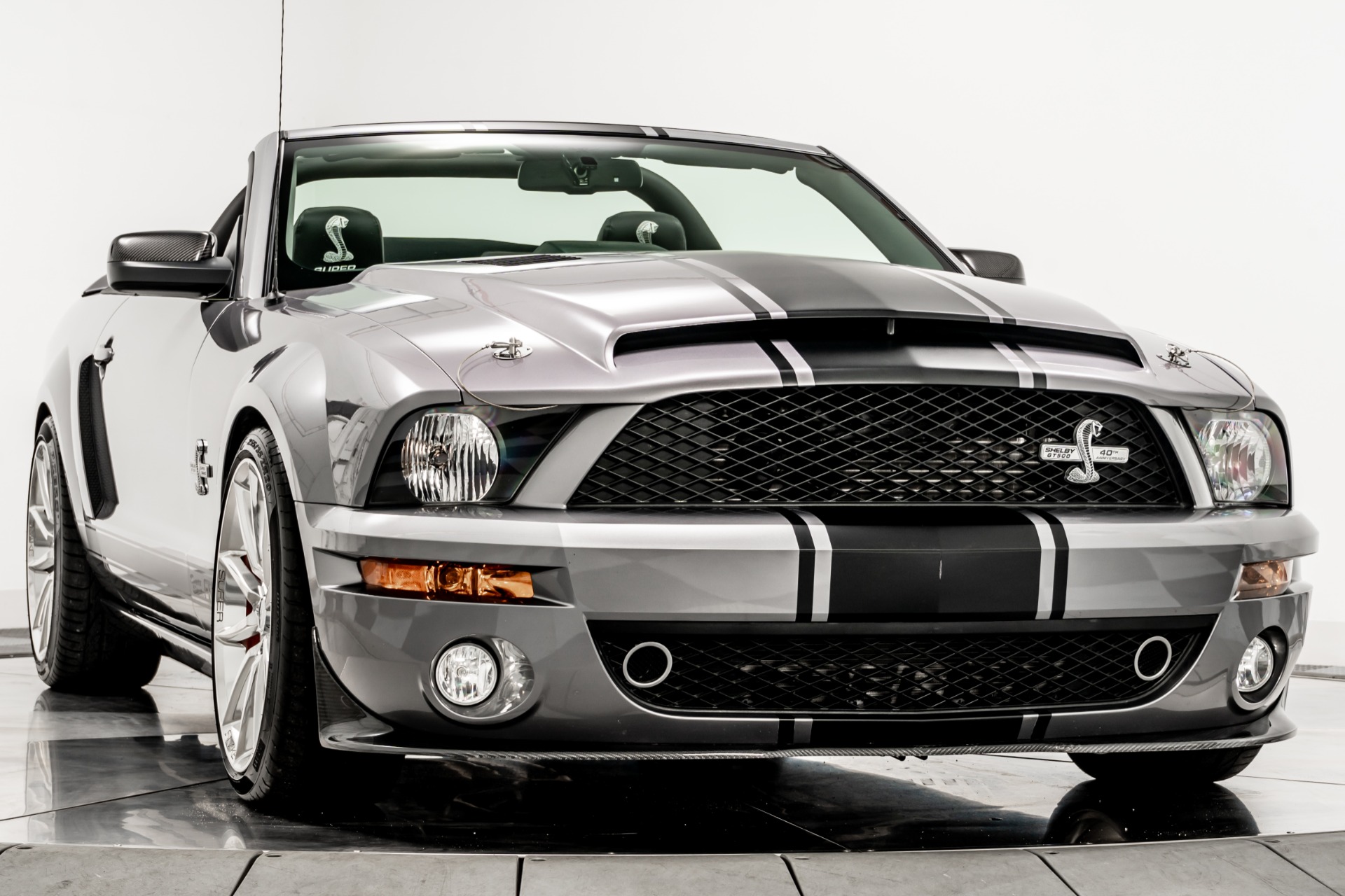 Matchbox 2007 Ford Shelby GT500 Convertible – Silver 1:64 Scale Die-Cast Car With Flashing Light - View #13