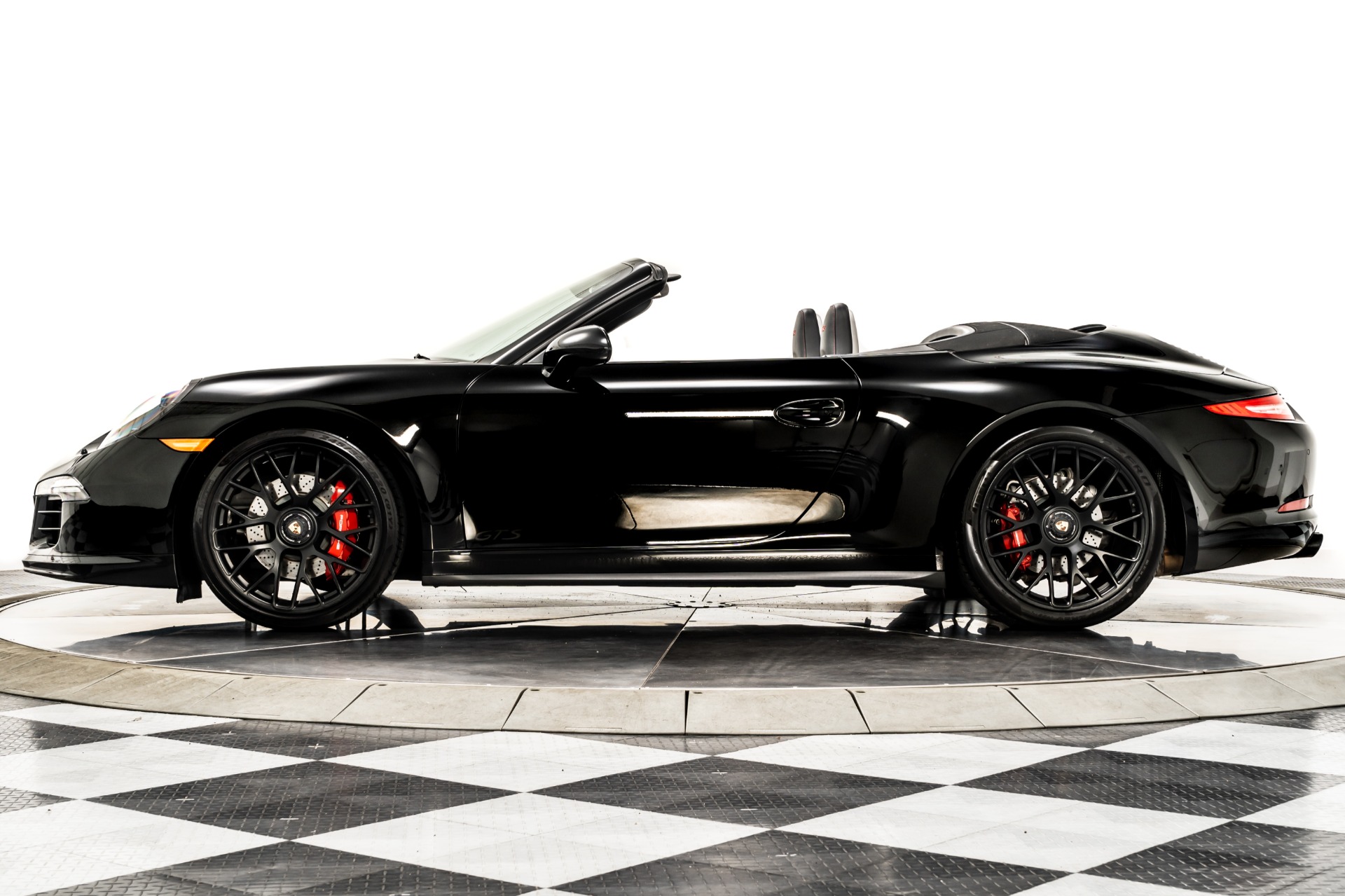 2016 Porsche 911 GTS Cabriolet photo 4