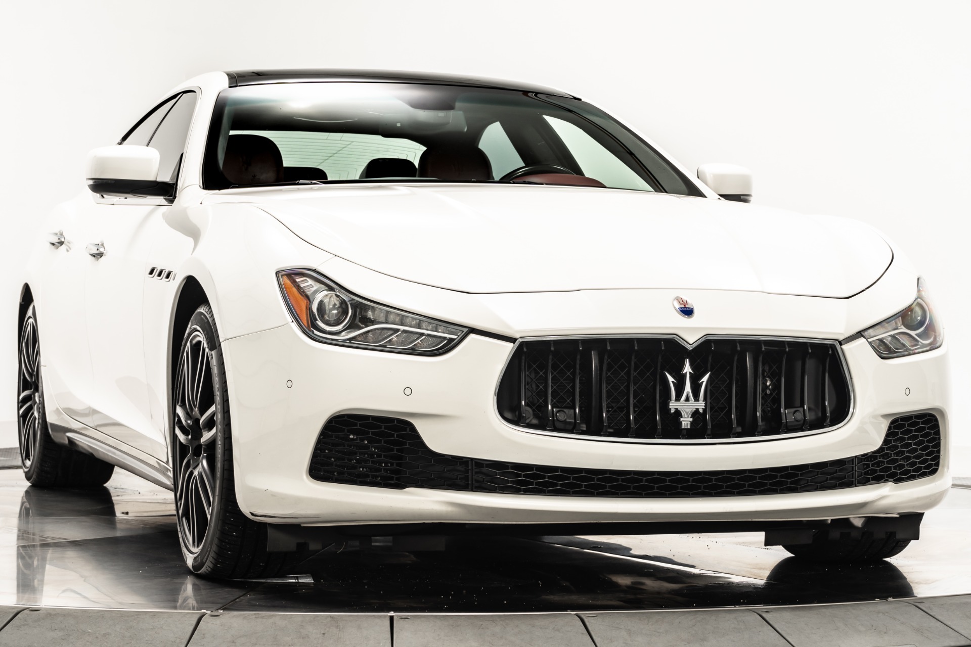 Bianco Alpi 2015 Maserati Ghibli S Q4 For Sale - Stock Number