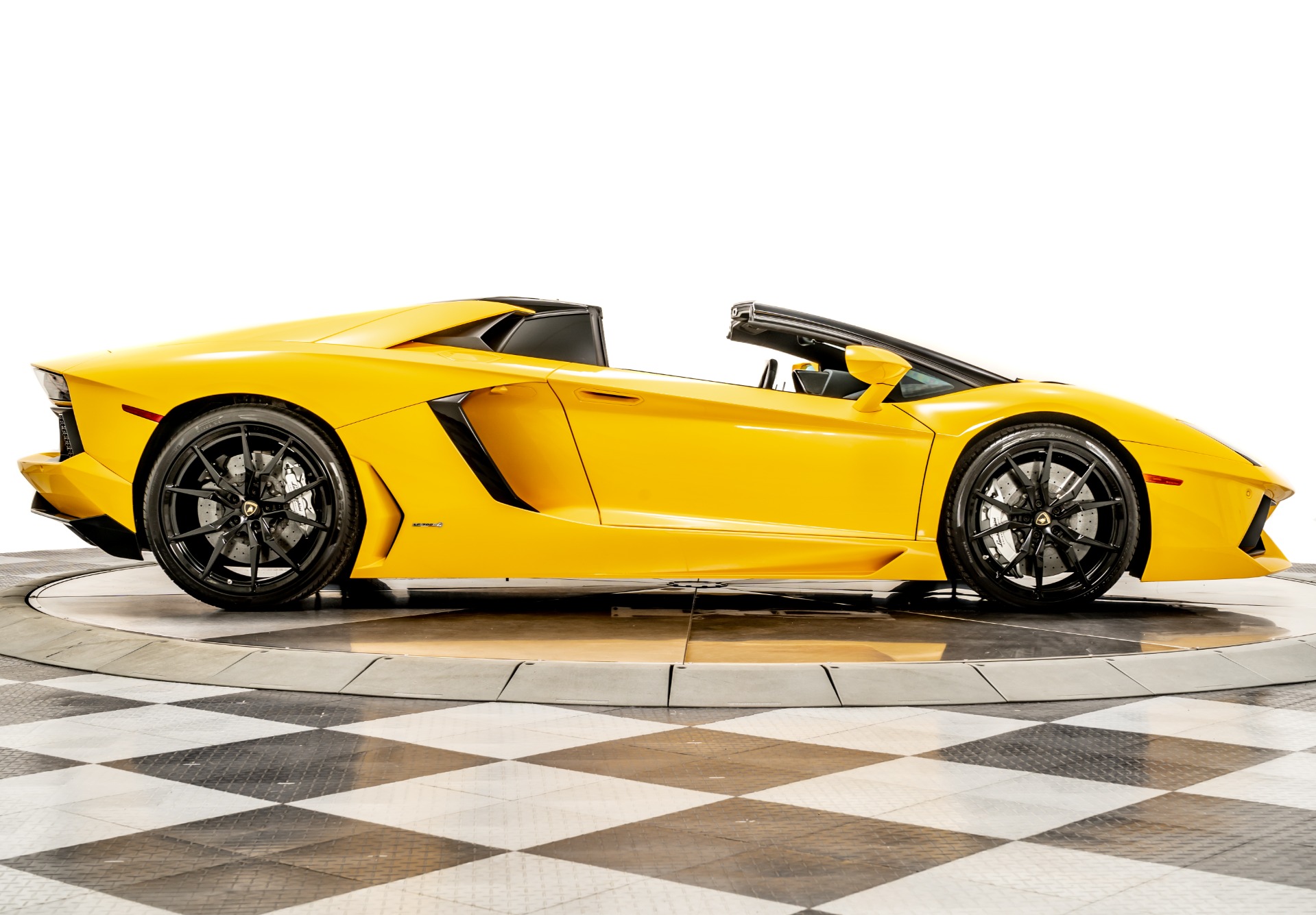 Lamborghini Aventador Roadster 2015 限定版 New 2015 Lamborghini Aventador LP 700-4 Roadster For Sale