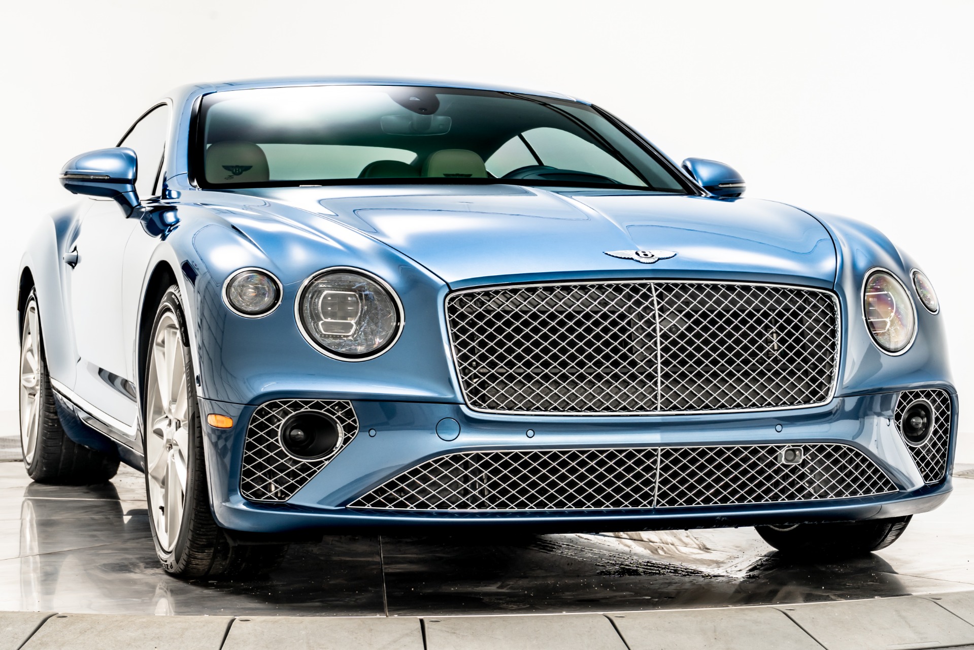 2020 Bentley Continental GT W12 Mulliner photo 3