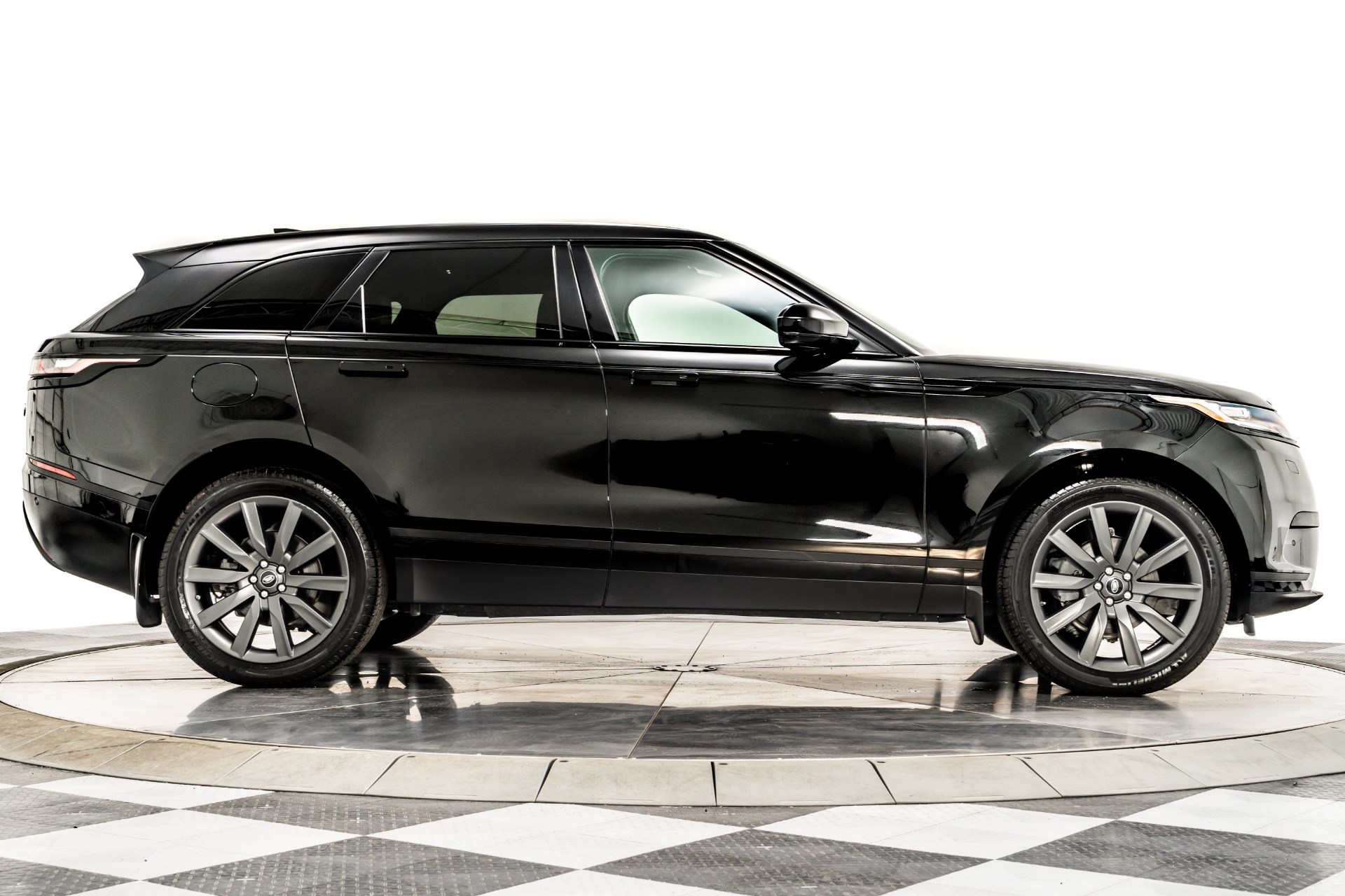 ランドローバー RANGE ROVER VELAR Range Rover Velar Models and Specs | Find Yours | Range