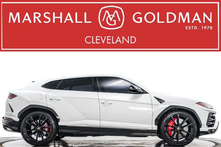 2021 Lamborghini Urus's photo