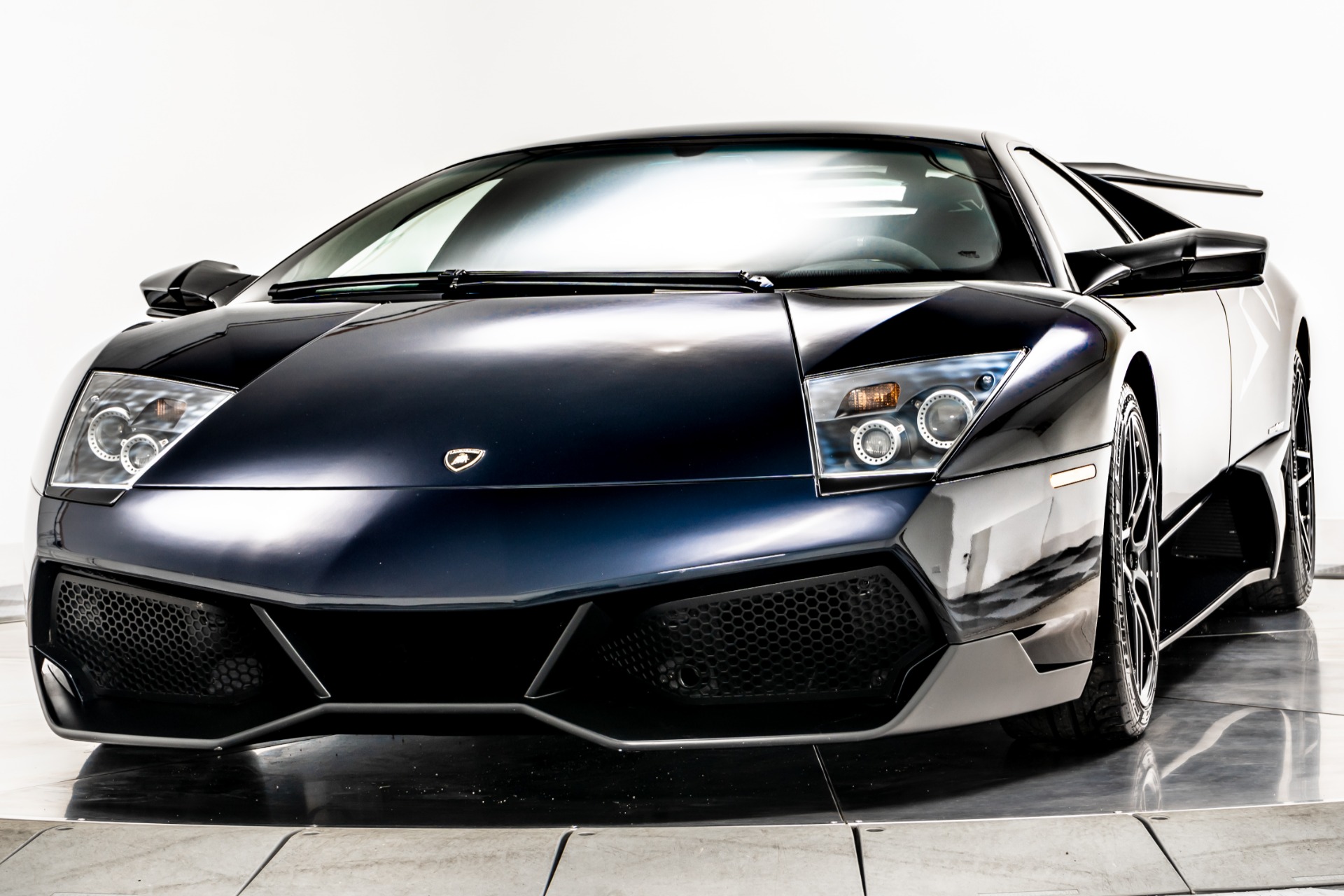 くろ 2010 Lamborghini Murciélago LP 670–4 SuperVeloce | Curated
