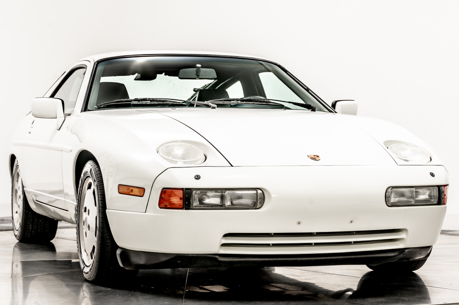 Grand Prix White 1987 Porsche 928 S4 For Sale - Stock Number