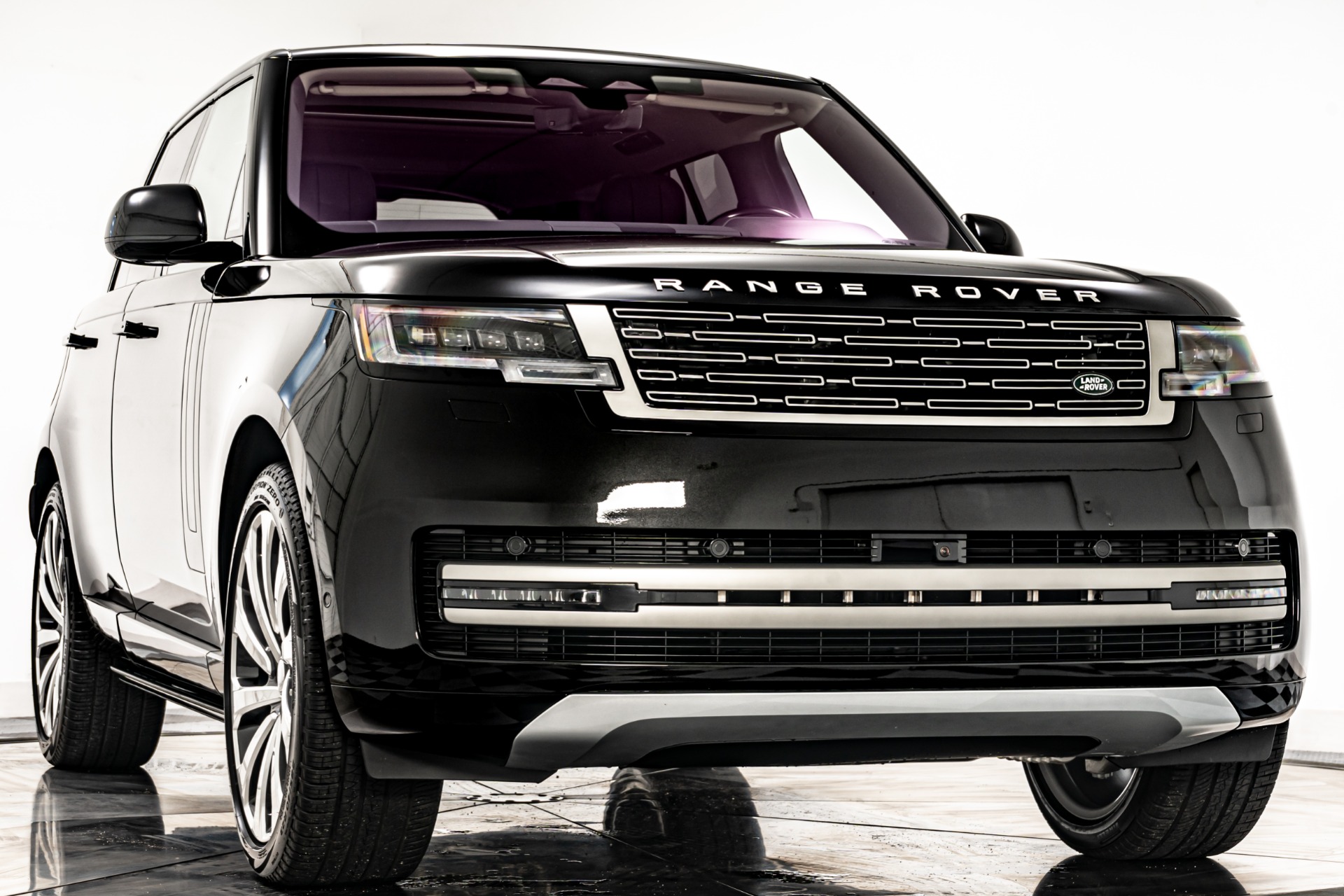 Santorini Black Metallic 2023 Land Rover Range Rover P400 SE For