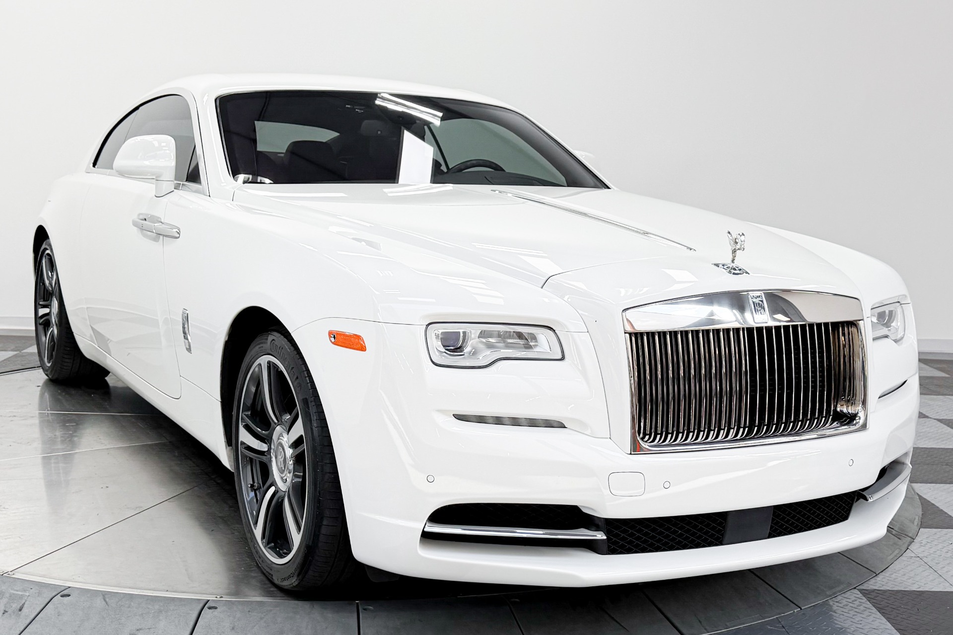 Rolls-Royce Wraith -Starlight Headliner, Drivers Assistance 3