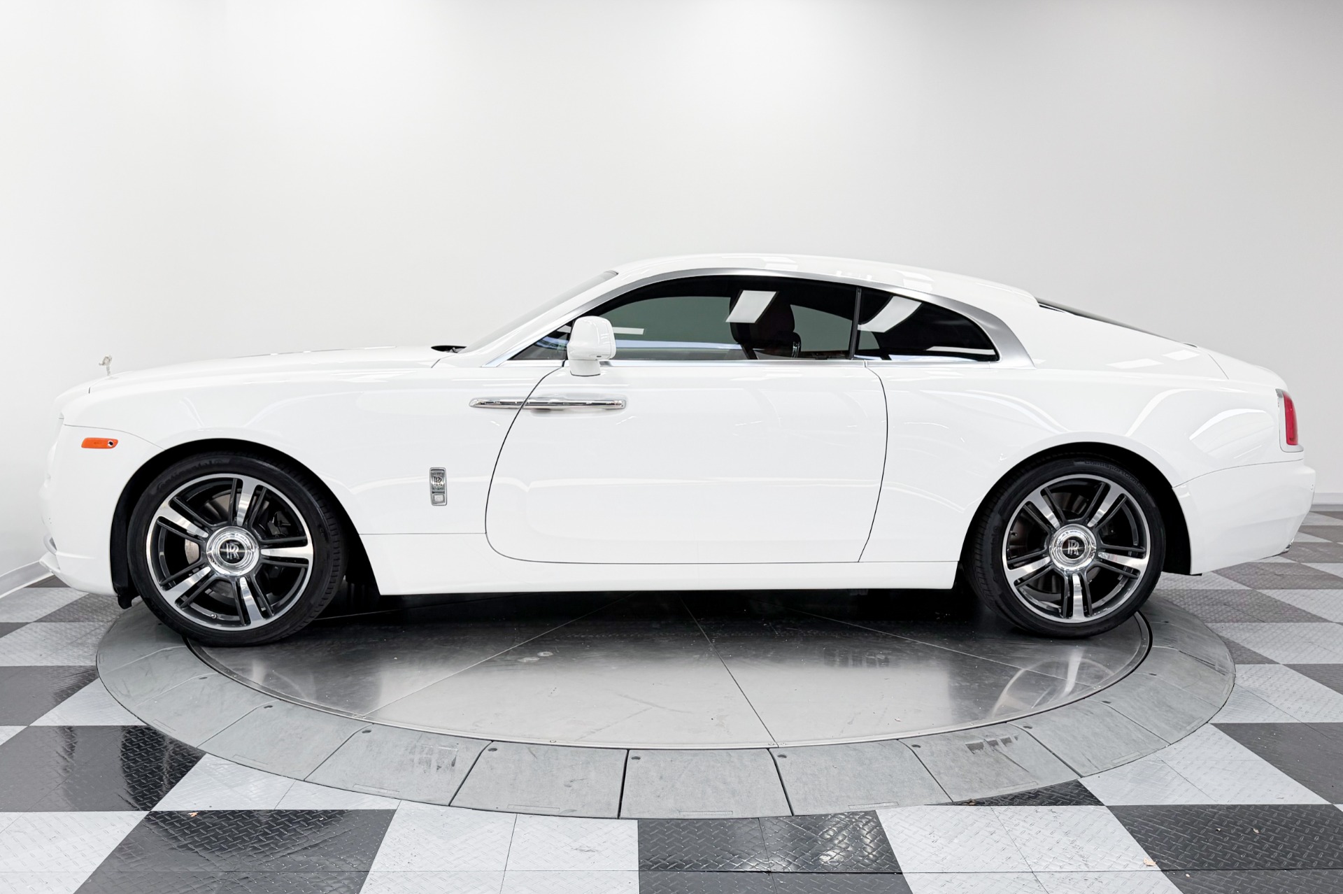 Rolls-Royce Wraith -Starlight Headliner, Drivers Assistance 3
