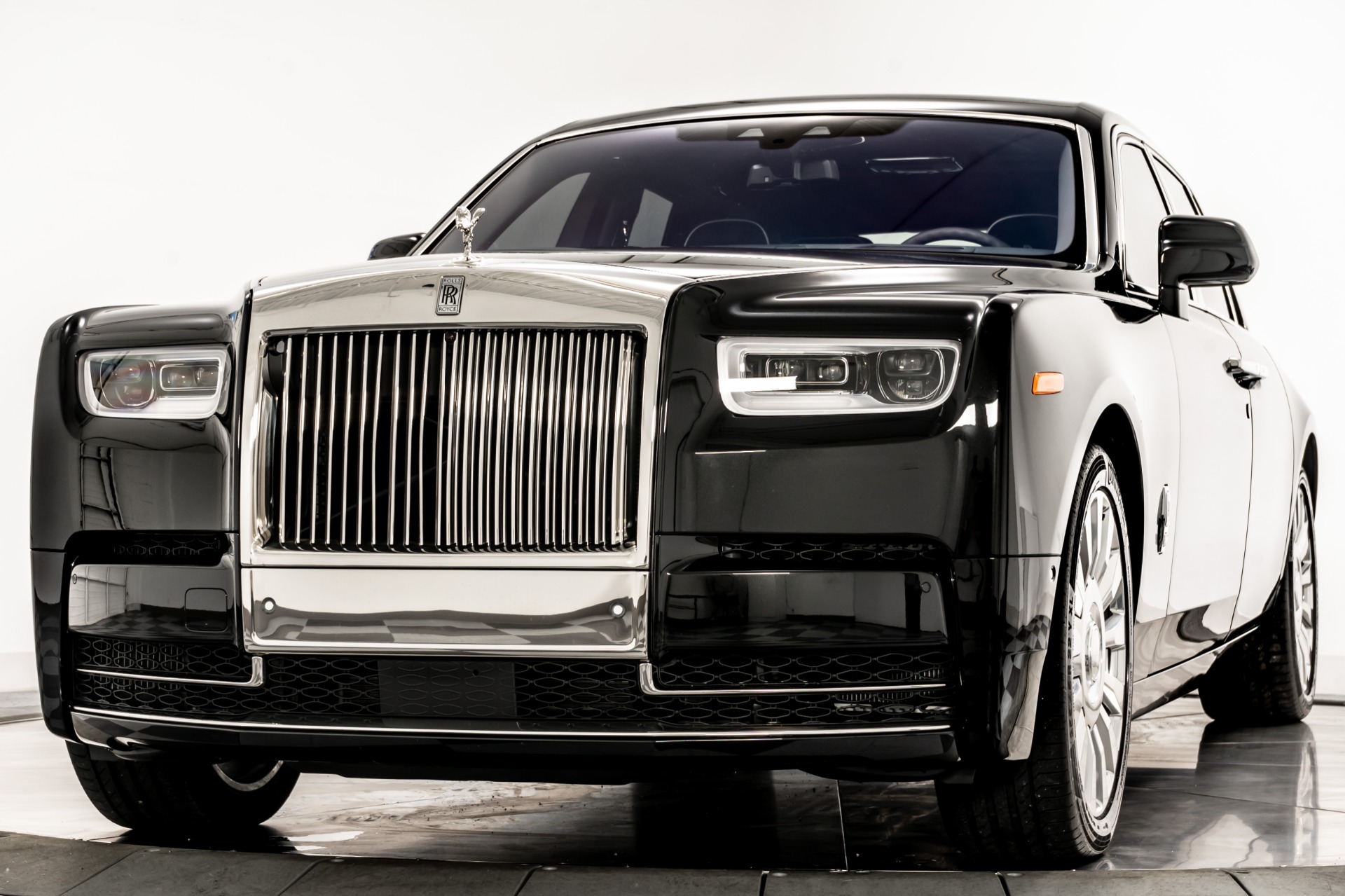 Pre-Owned 2022 Rolls-Royce Phantom For Sale ()