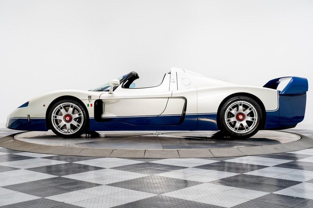 Bianco Fuji and Blu Victory 2005 Maserati MC12 For Sale - Stock