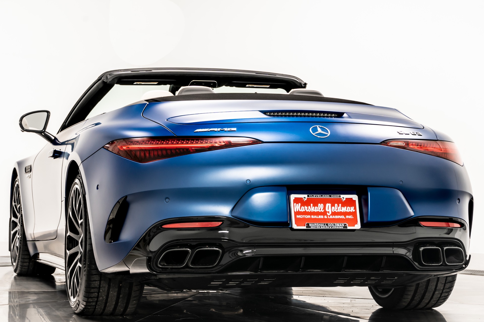 MANUFAKTUR Starling Blue Magno 2022 Mercedes-Benz SL63 AMG For