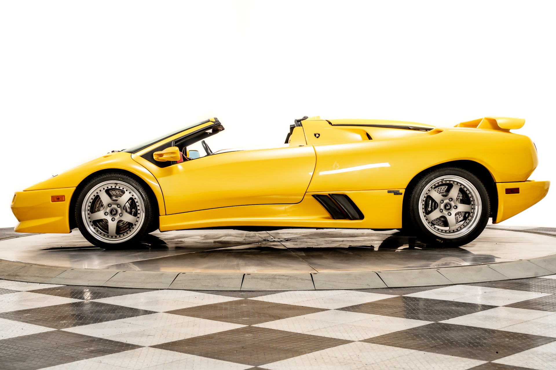 Giallo Flash 1999 Lamborghini Diablo VT Roadster Momo Edition For