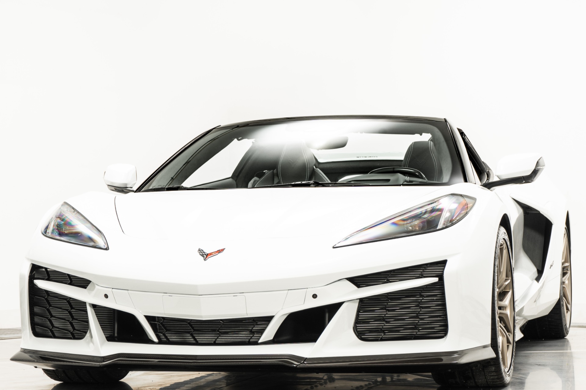Arctic White 2024 Chevrolet Corvette Z06 Convertible 3LZ -Two-Tone