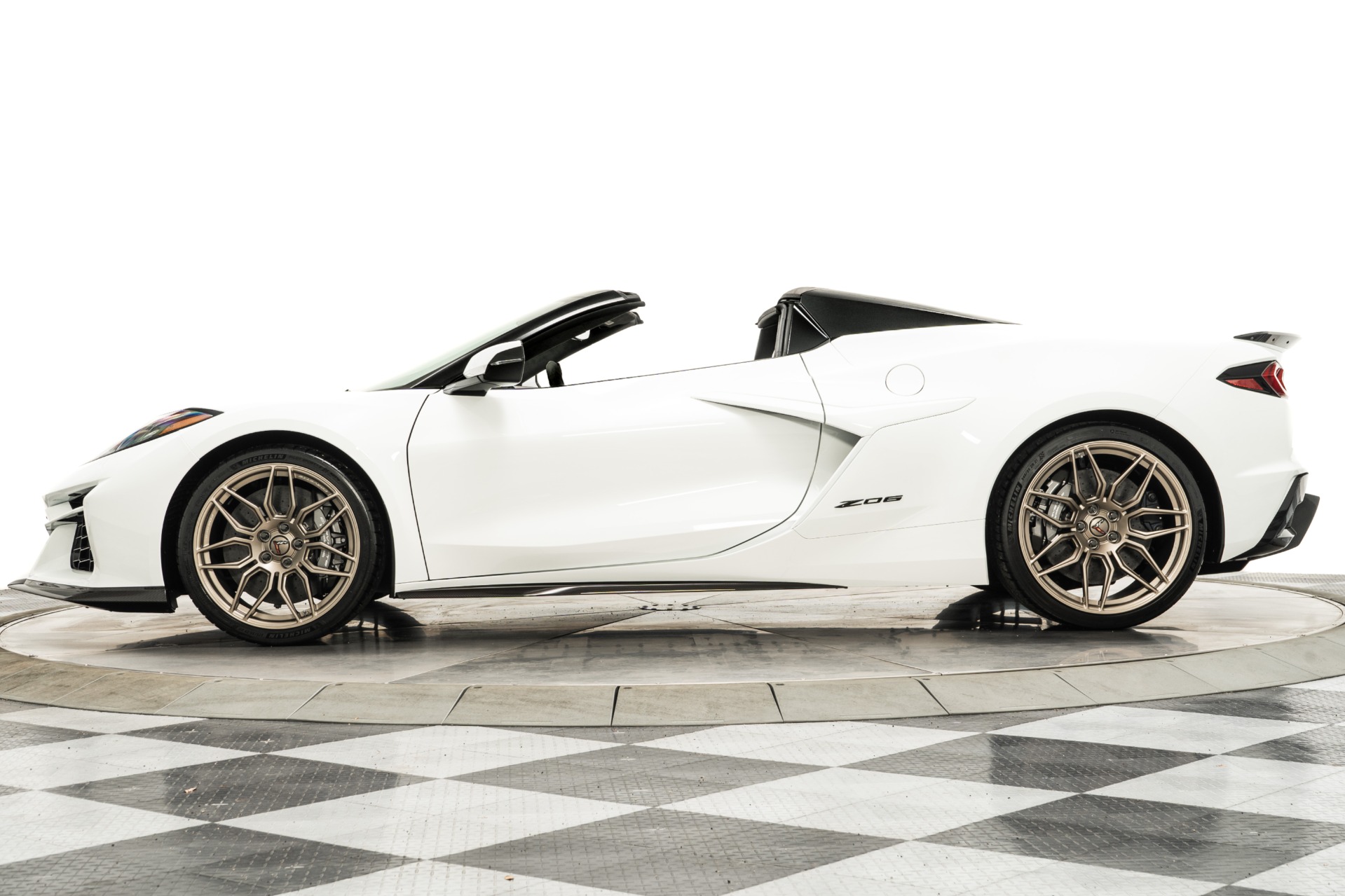 Arctic White 2024 Chevrolet Corvette Z06 Convertible 3LZ -Two-Tone
