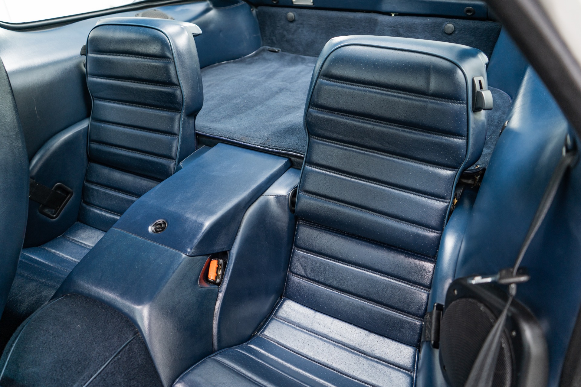 Porsche 928 rear seats clearance
