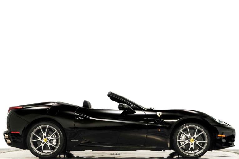 Ferrari California -Low Miles, Carbon Steering Wheel, Daytona Seats, Scuderia Shields