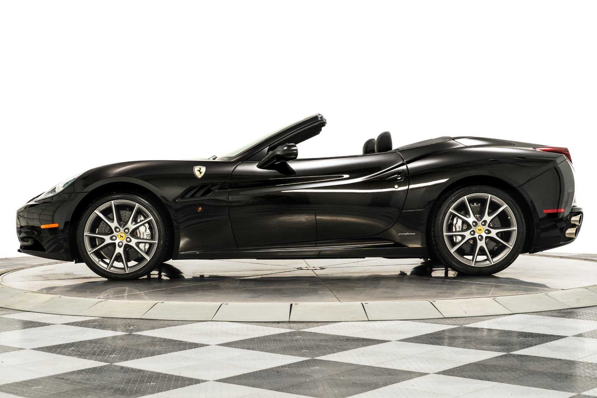 Ferrari California -Low Miles, Carbon Steering Wheel, Daytona Seats, Scuderia Shields