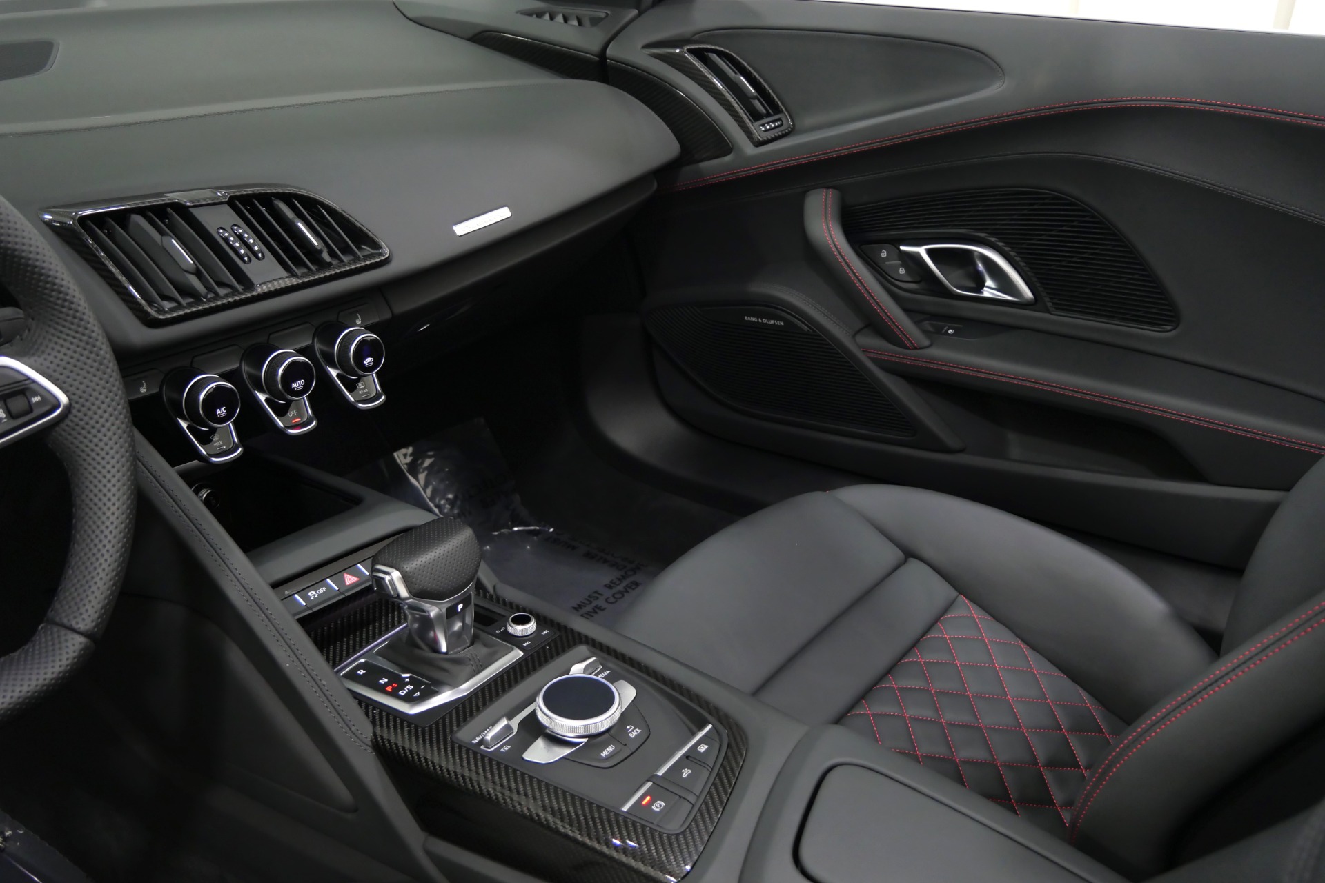 Audi R8 Spyder White Interior
