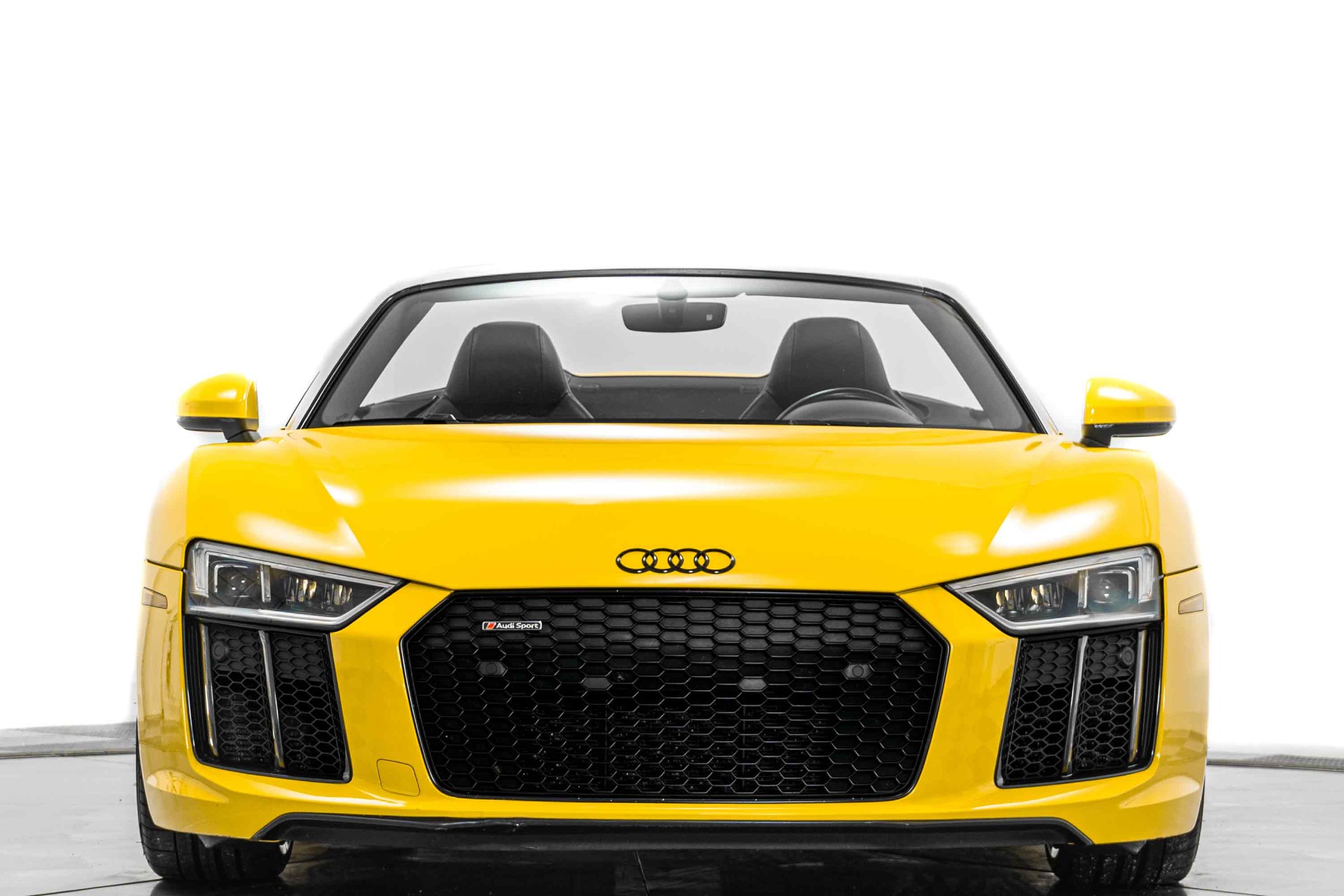 Audi R8 V10 Spyder -Diamond Stitching Package, 20 Inch Wheel Package