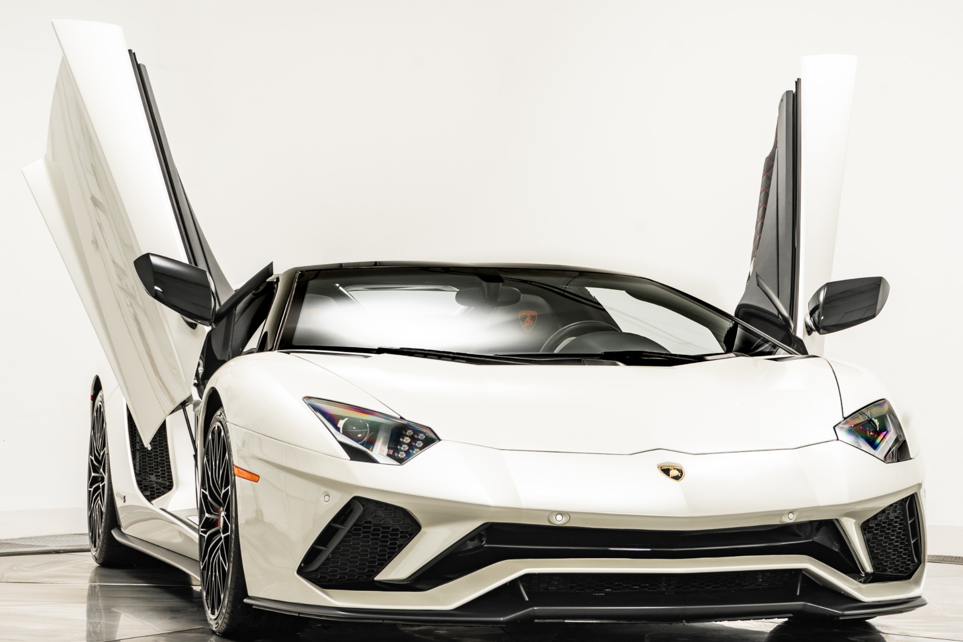 Balloon White 2019 Lamborghini Aventador LP 740-4 S Roadster For