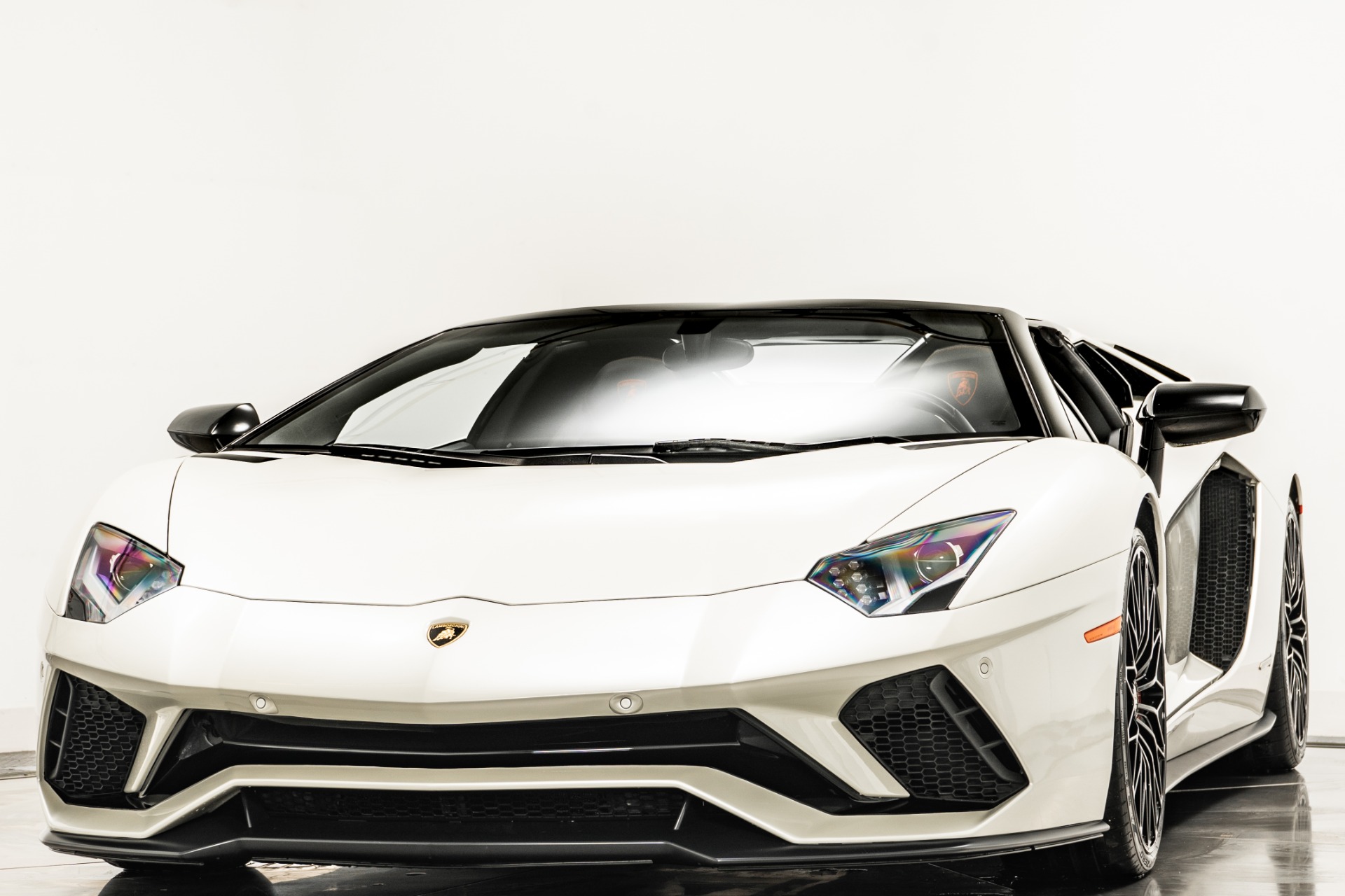 Balloon White 2019 Lamborghini Aventador LP 740-4 S Roadster For