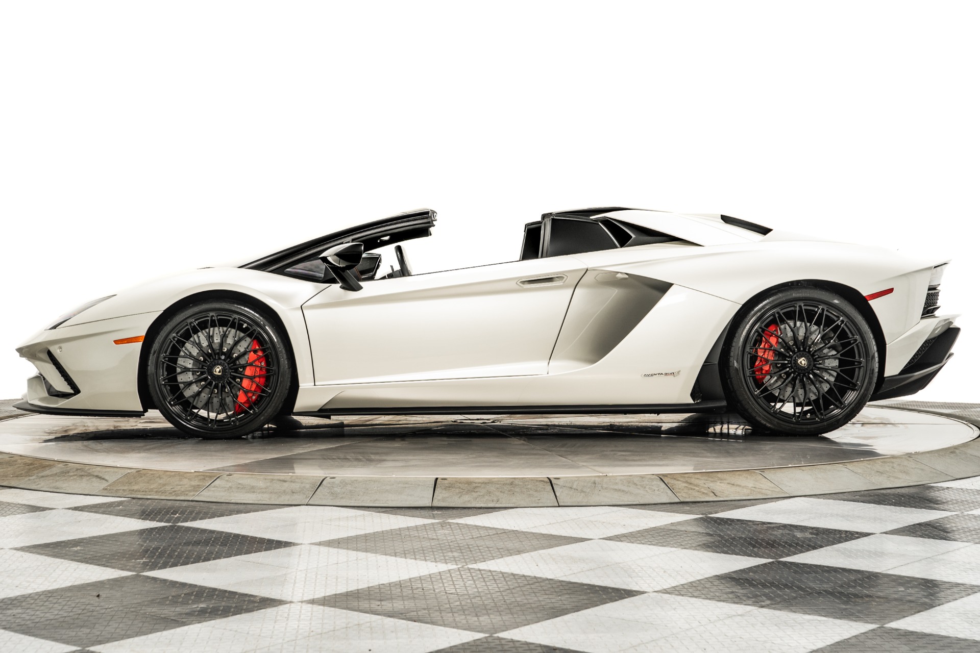 Balloon White 2019 Lamborghini Aventador LP 740-4 S Roadster For