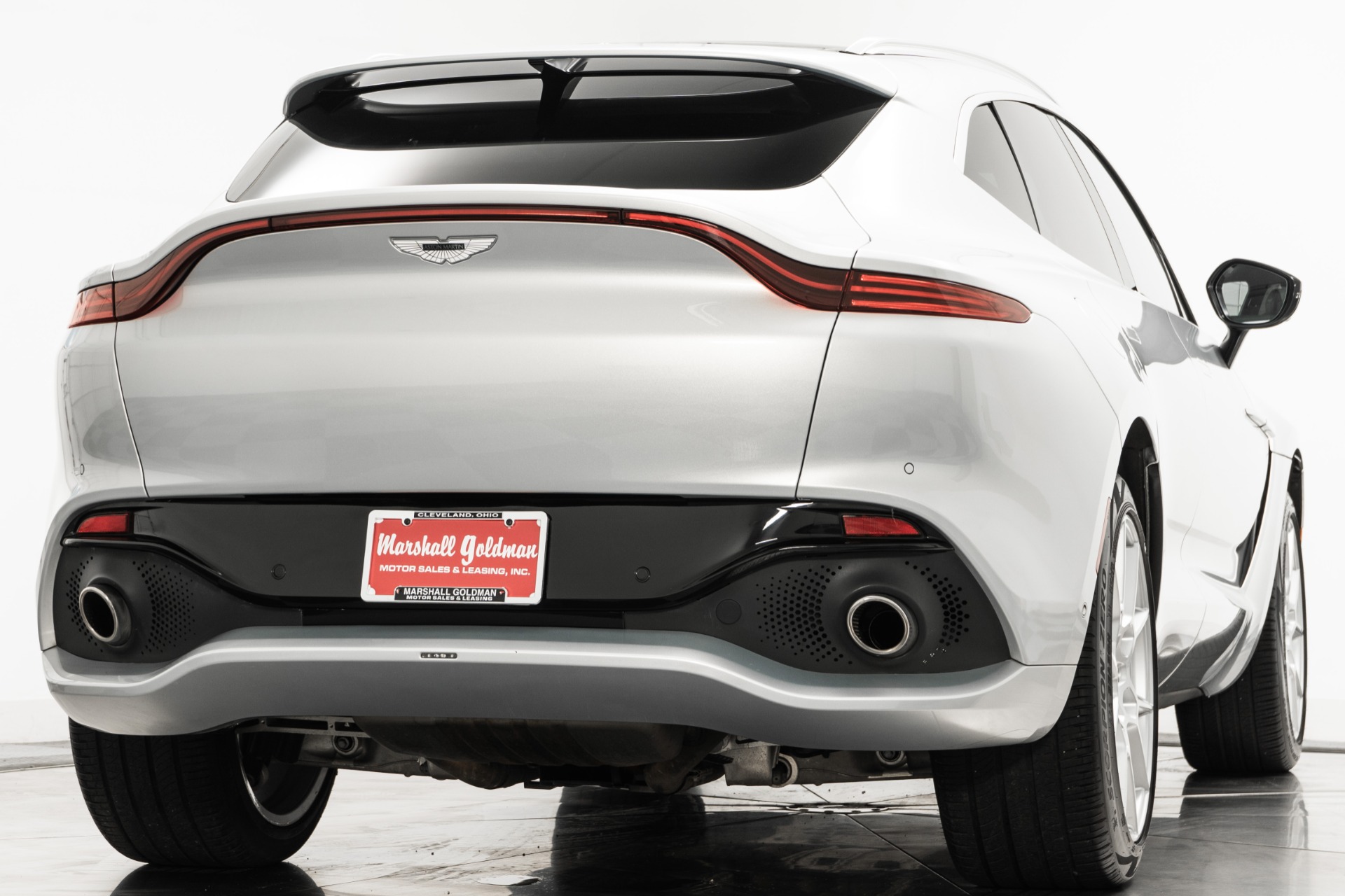Aston Martin DBX -Inspire Interior, Panoramic Glass Roof