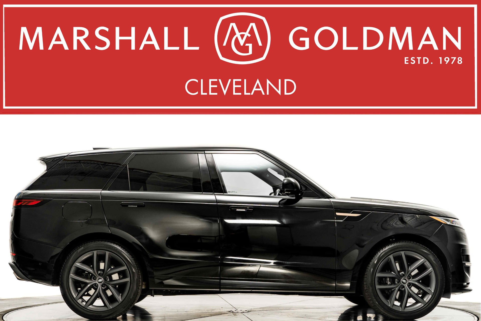 Santorini Black Metallic 2023 Land Rover Range Rover Sport P400