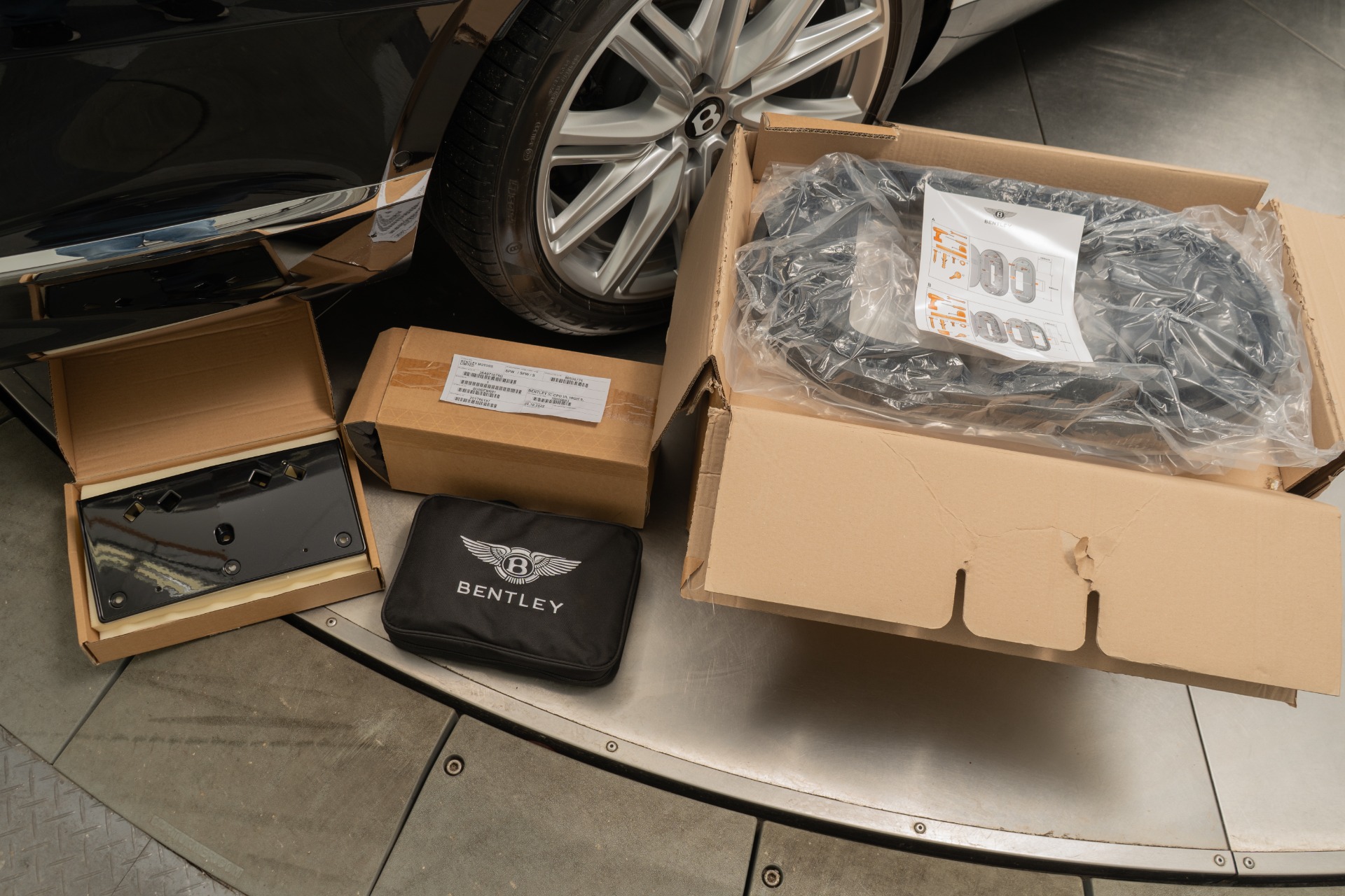 定価60万超え 本革 限定1本のBENTLEY GOLF TOUR BAG