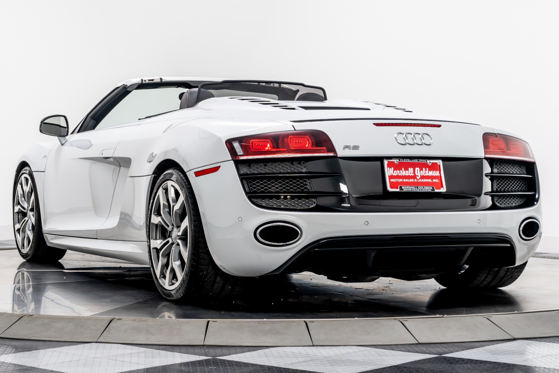 Suzuka Grey Pearl 2012 Audi R8 6spd Manual 5.2 quattro Spyder For