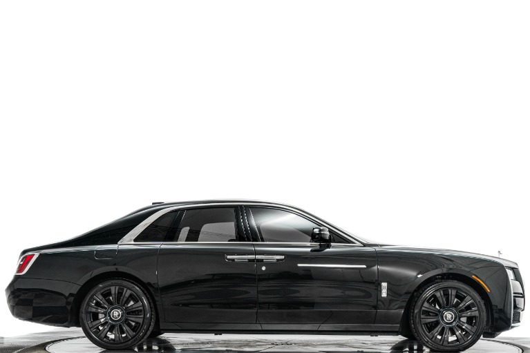 Rolls-Royce Ghost -The Ghost Package, Turquoise Accents, Illuminated Fascia