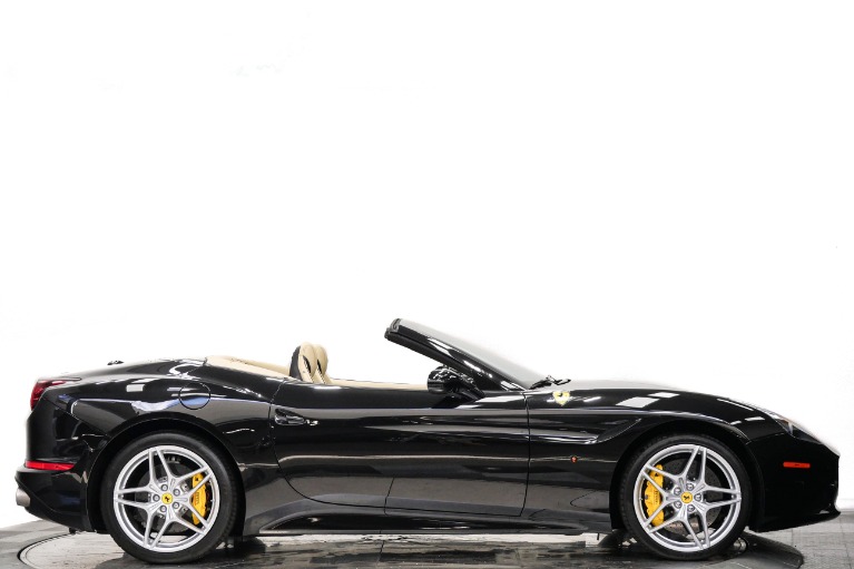 Ferrari California T- Diamond Quilted Seats, Carbon Fiber Driving Zone