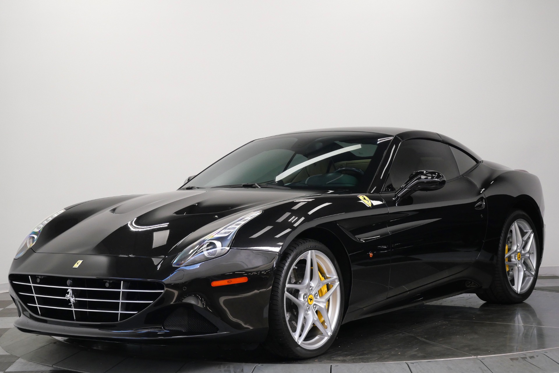 Ferrari California T- Diamond Quilted Seats, Carbon Fiber Driving Zone