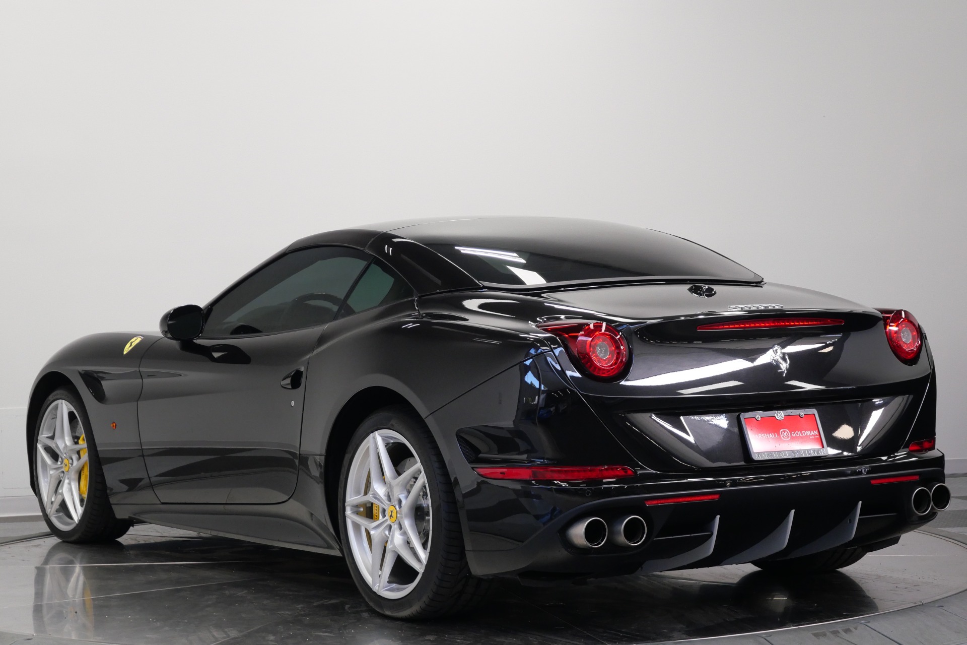 Ferrari California T- Diamond Quilted Seats, Carbon Fiber Driving Zone