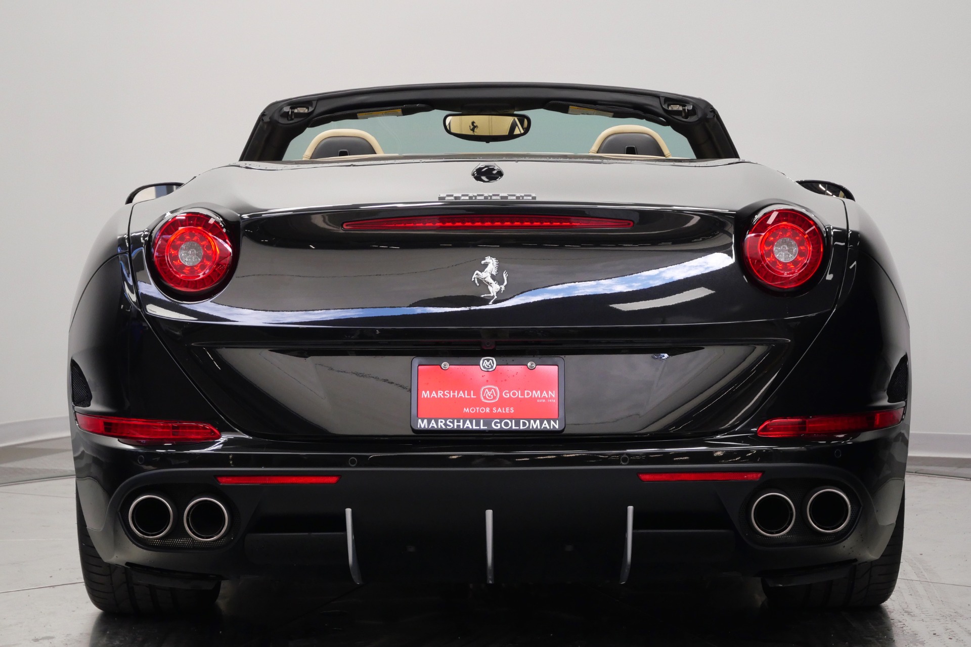 Ferrari California T- Diamond Quilted Seats, Carbon Fiber Driving Zone