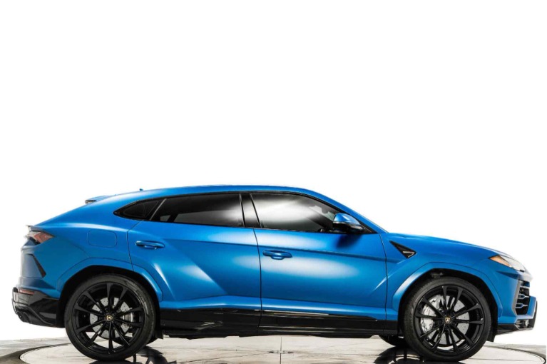 Blu Eleos Matte 2022 Lamborghini Urus For Sale - Stock Number