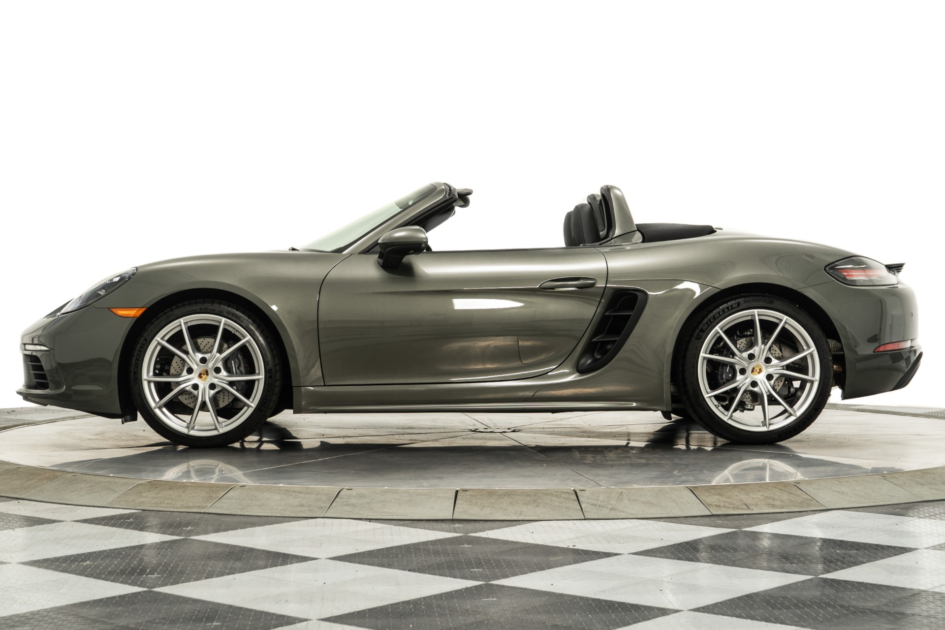 Aventurine Green Metallic 2025 Porsche 718 Boxster For Sale