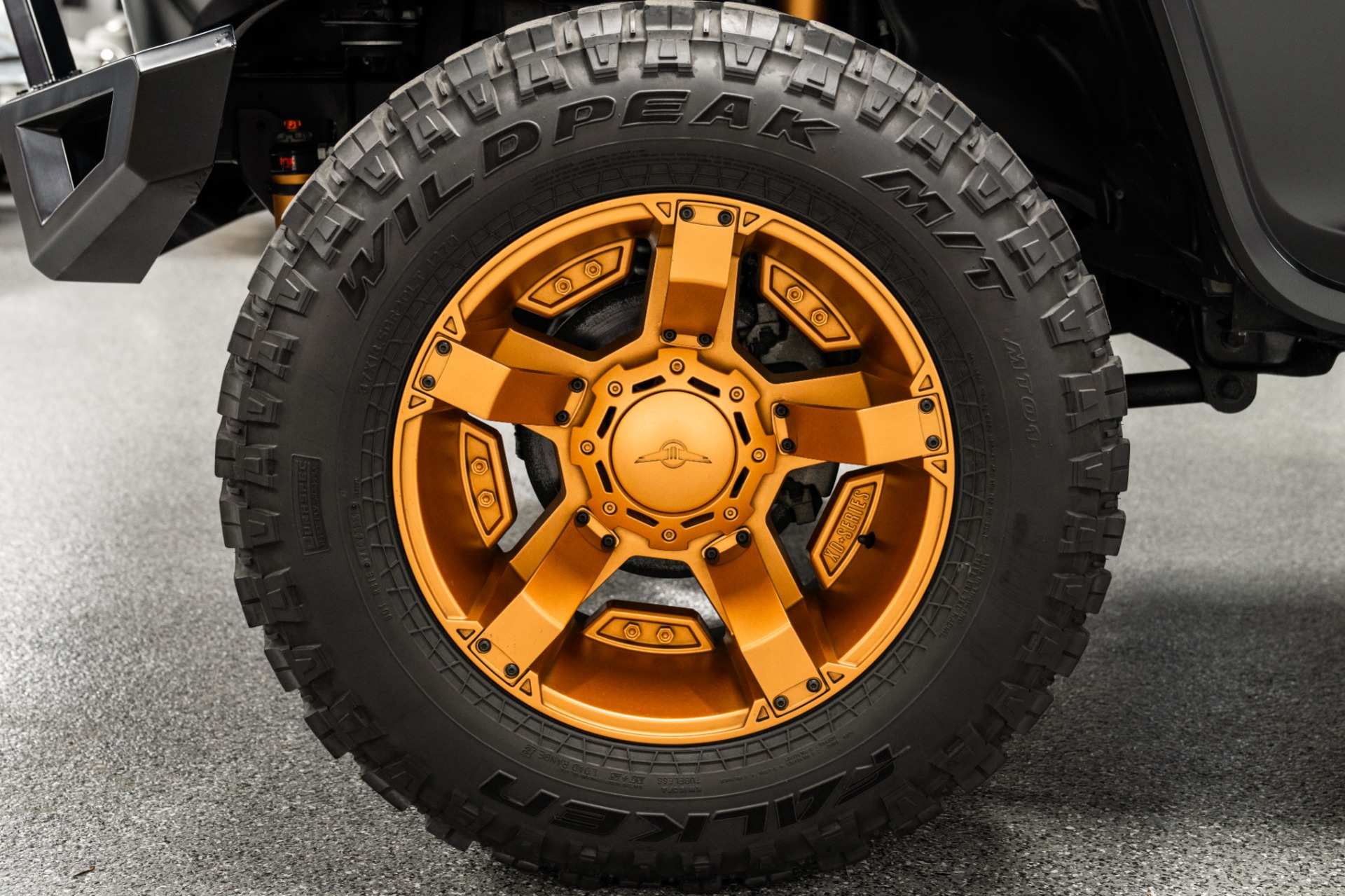 Rezvani Hercules 6X6 -Wild 6 Wheel Drive Truck! 6.4L Hemi, $364k MSRP!