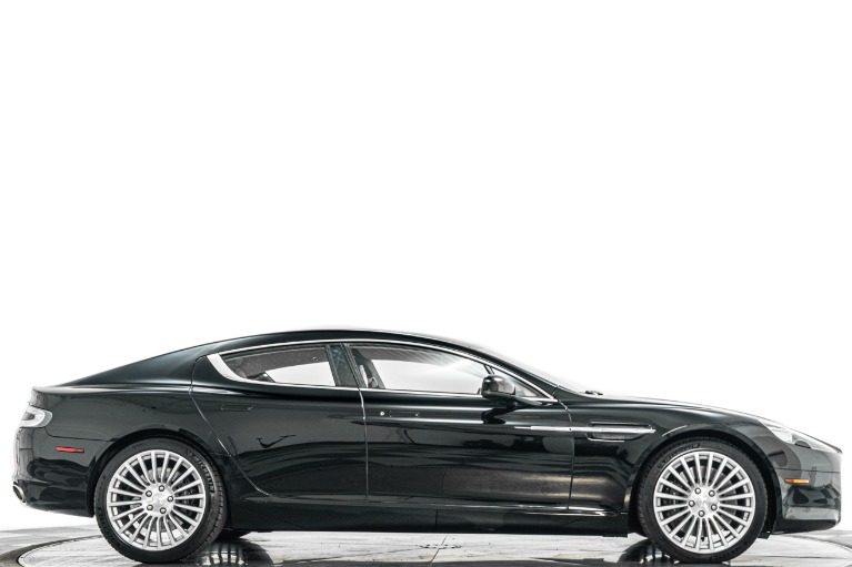 Aston Martin Rapide -V12 Power, High Contrast Color Combination