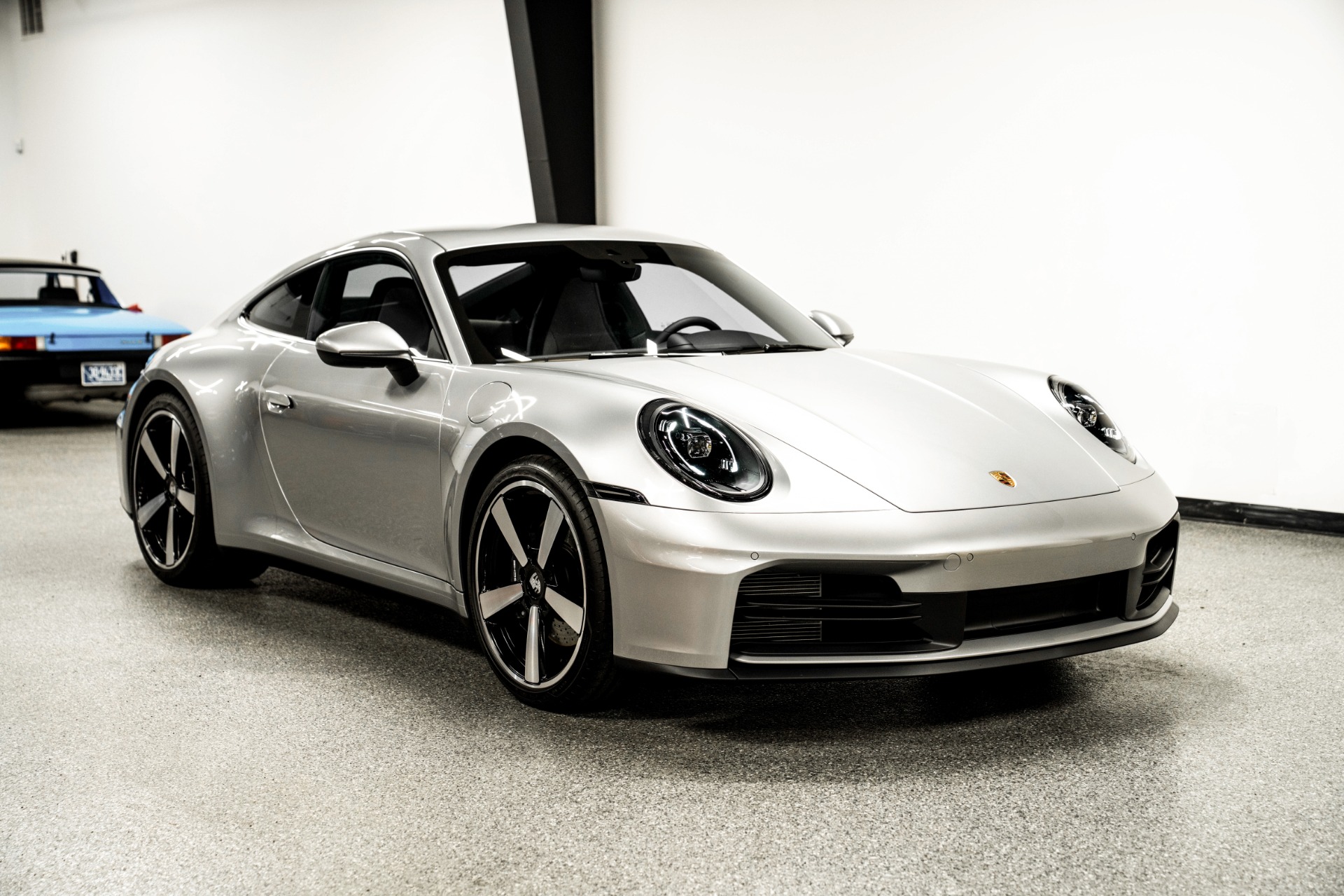 2025 Porsche 911 photo 3