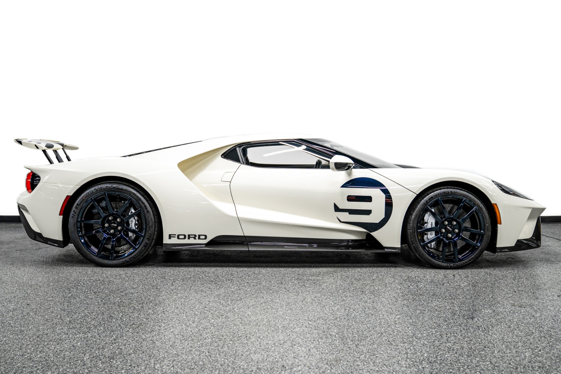 2022 Ford GT Heritage Edition photo 28