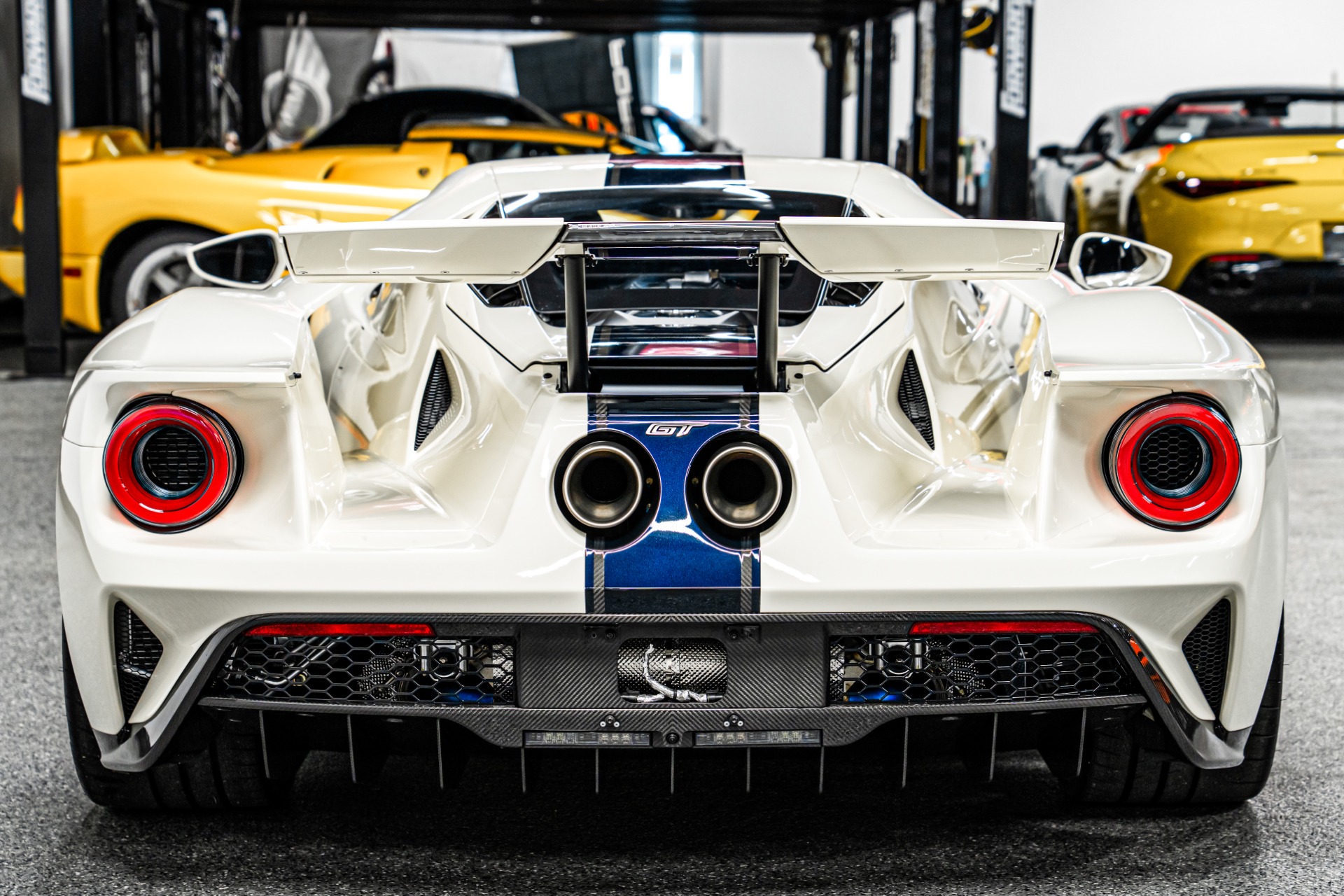 2022 Ford GT Heritage Edition photo 7