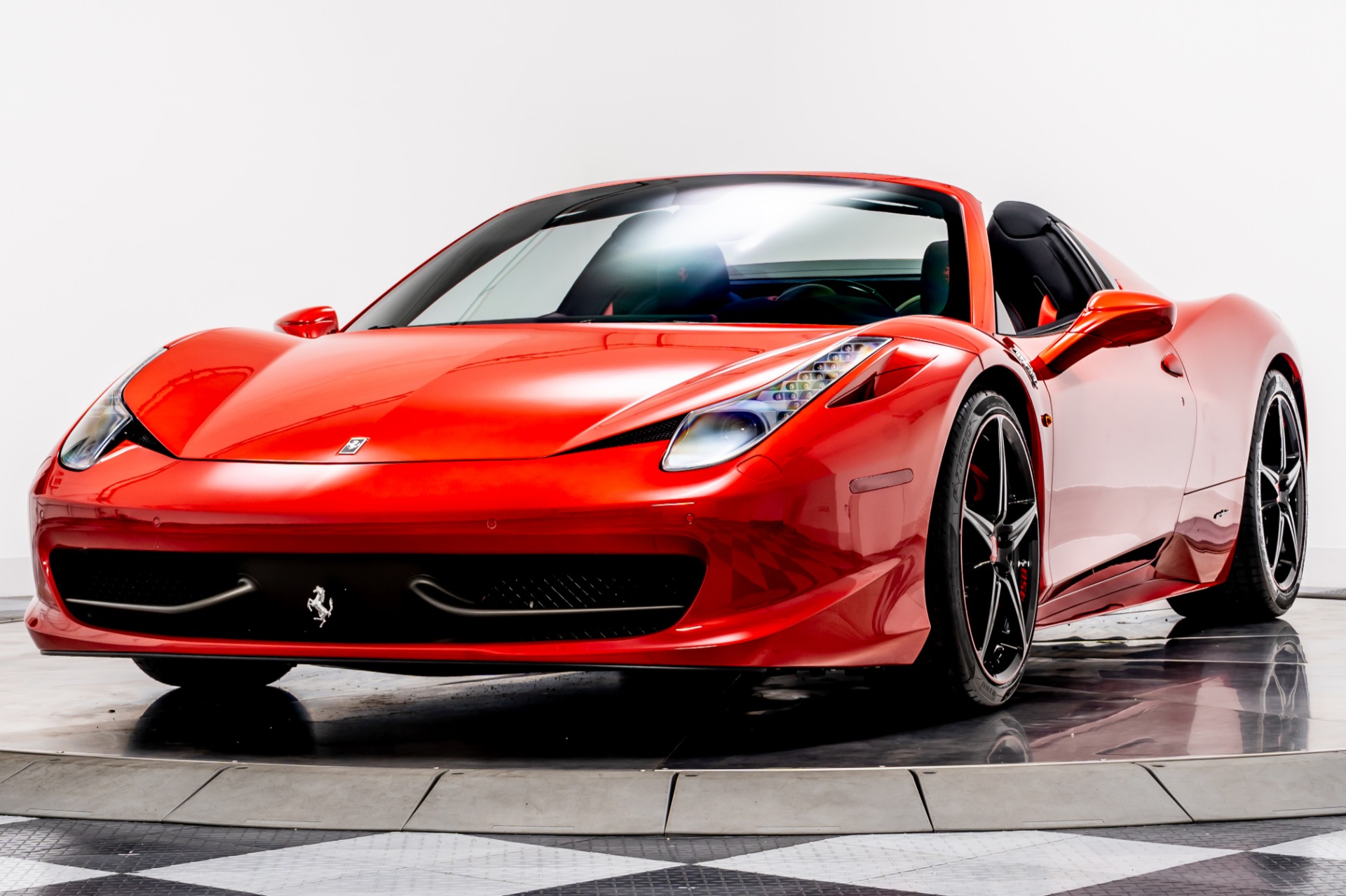 Rosso Scuderia Tre Strati 2015 Ferrari 458 Spider For Sale - Stock