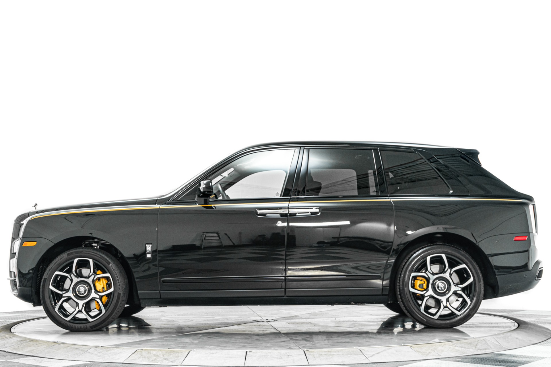 Rolls-Royce Cullinan Black Badge -Rear Seat Entertainment, Bespoke Audio, Panoramic Roof